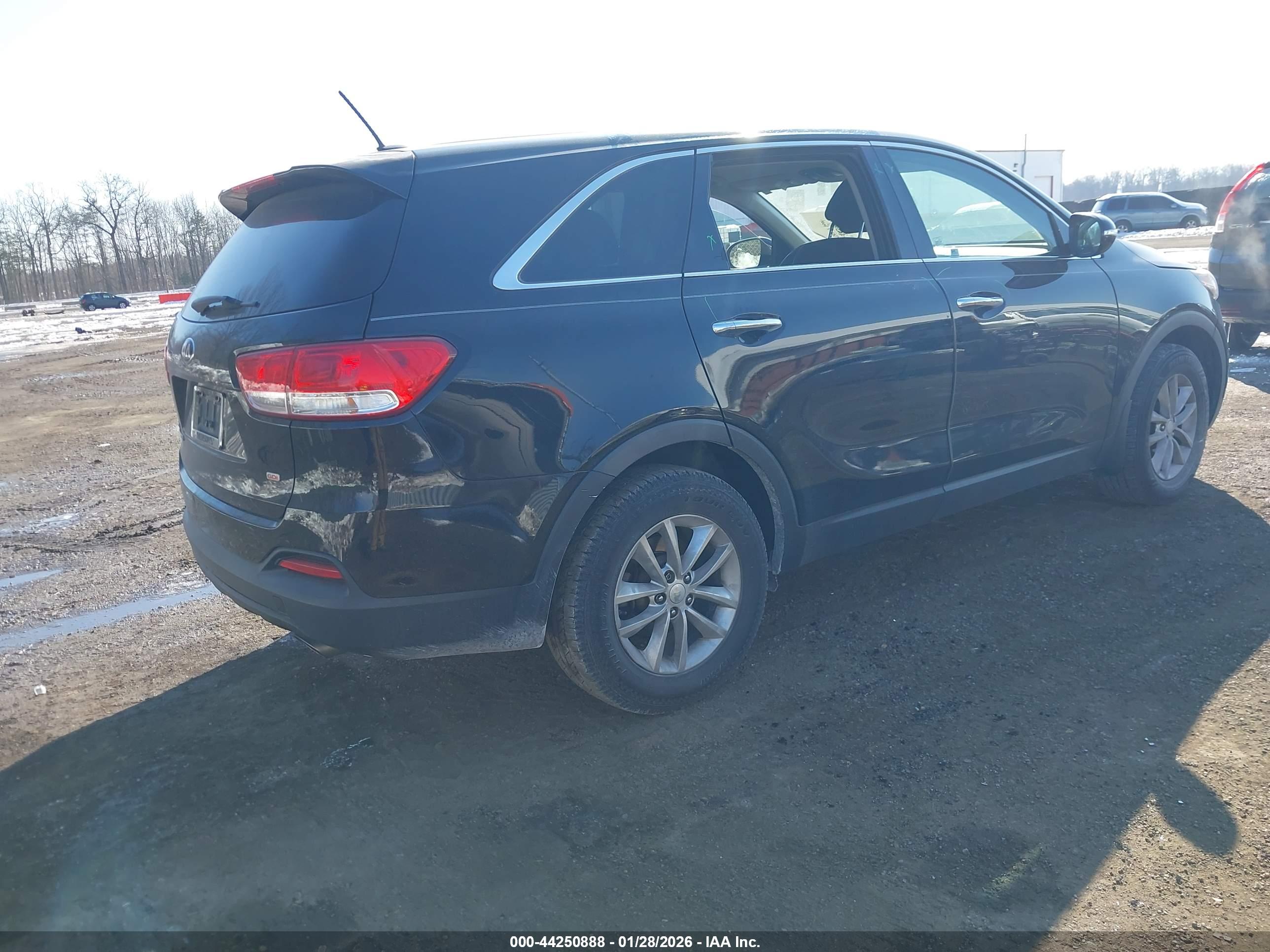 KIA SORENTO image 4
