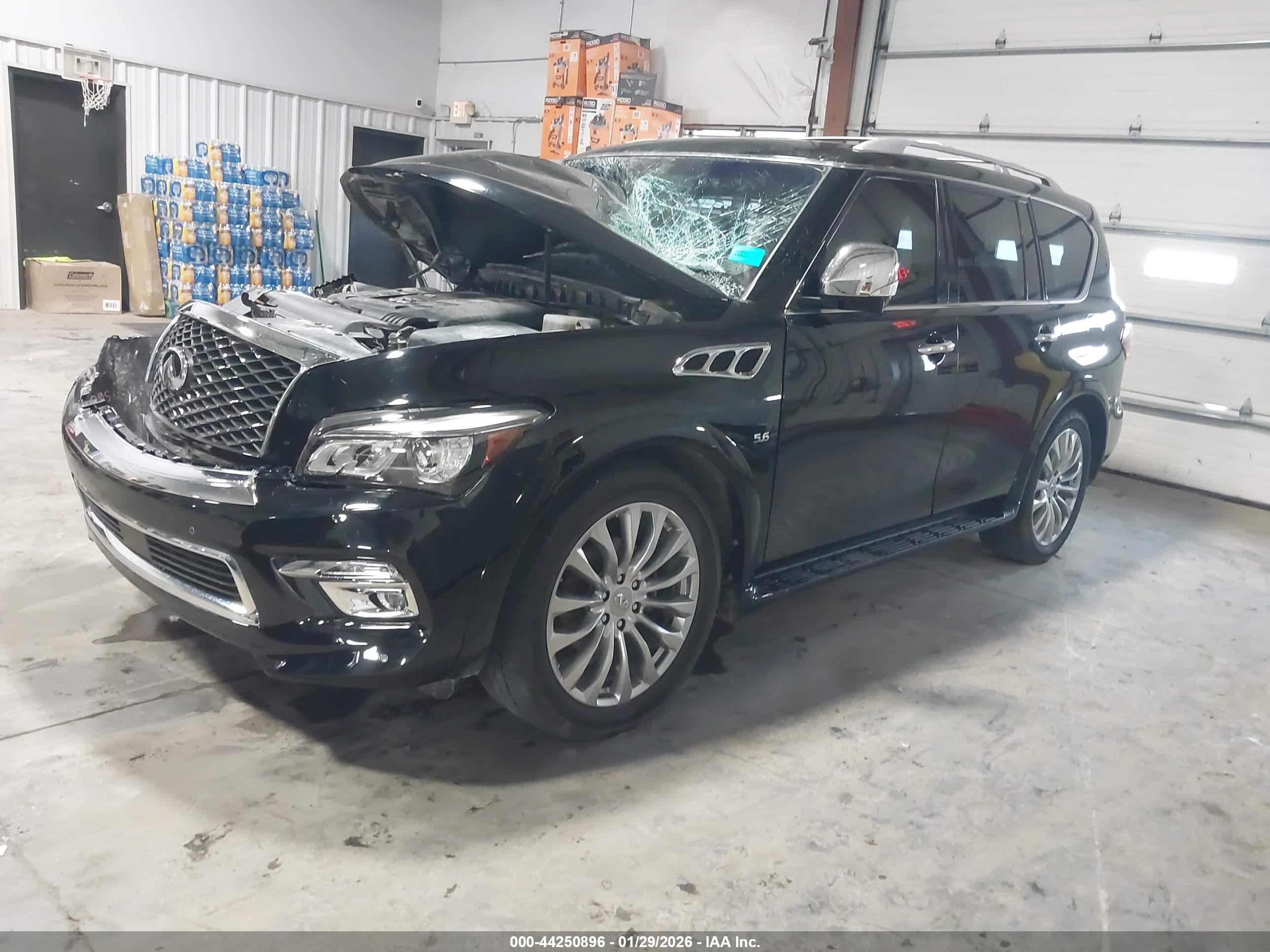 INFINITI QX80 image 2
