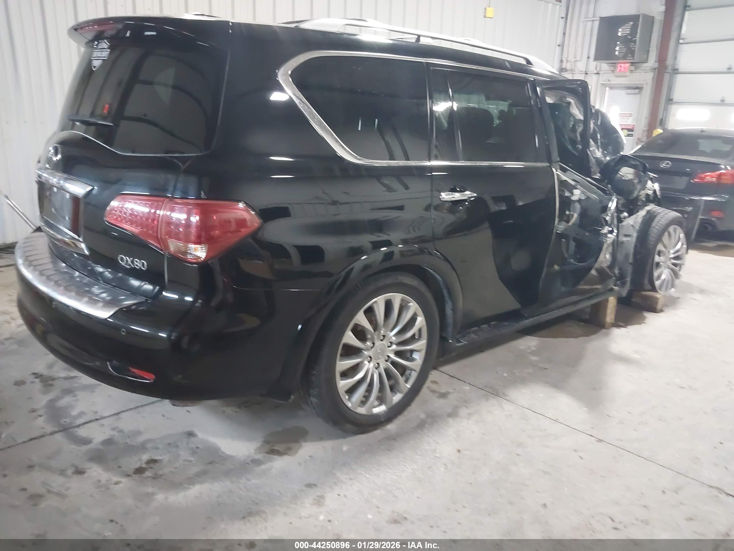 INFINITI QX80 image 4