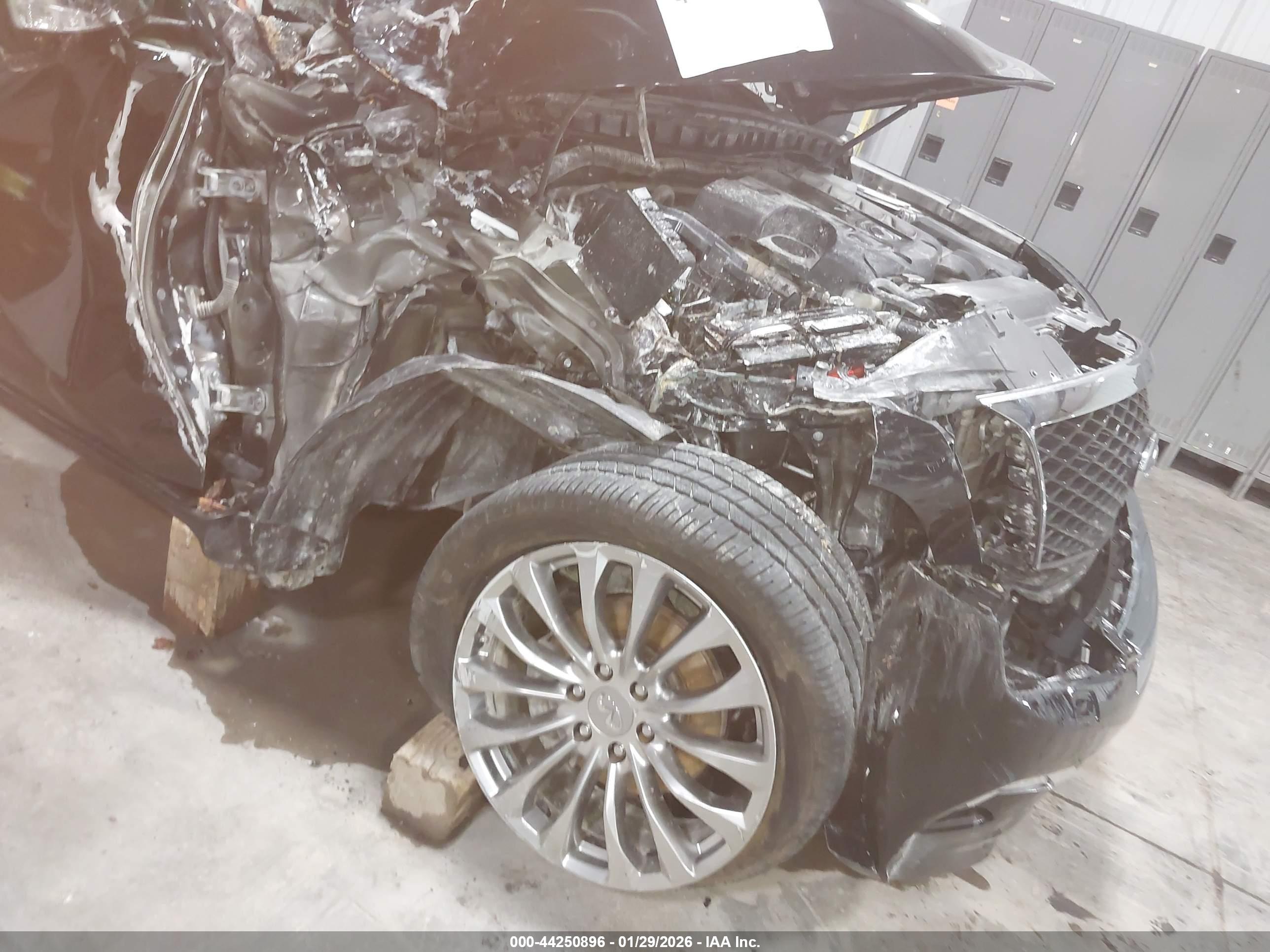 INFINITI QX80 image 6