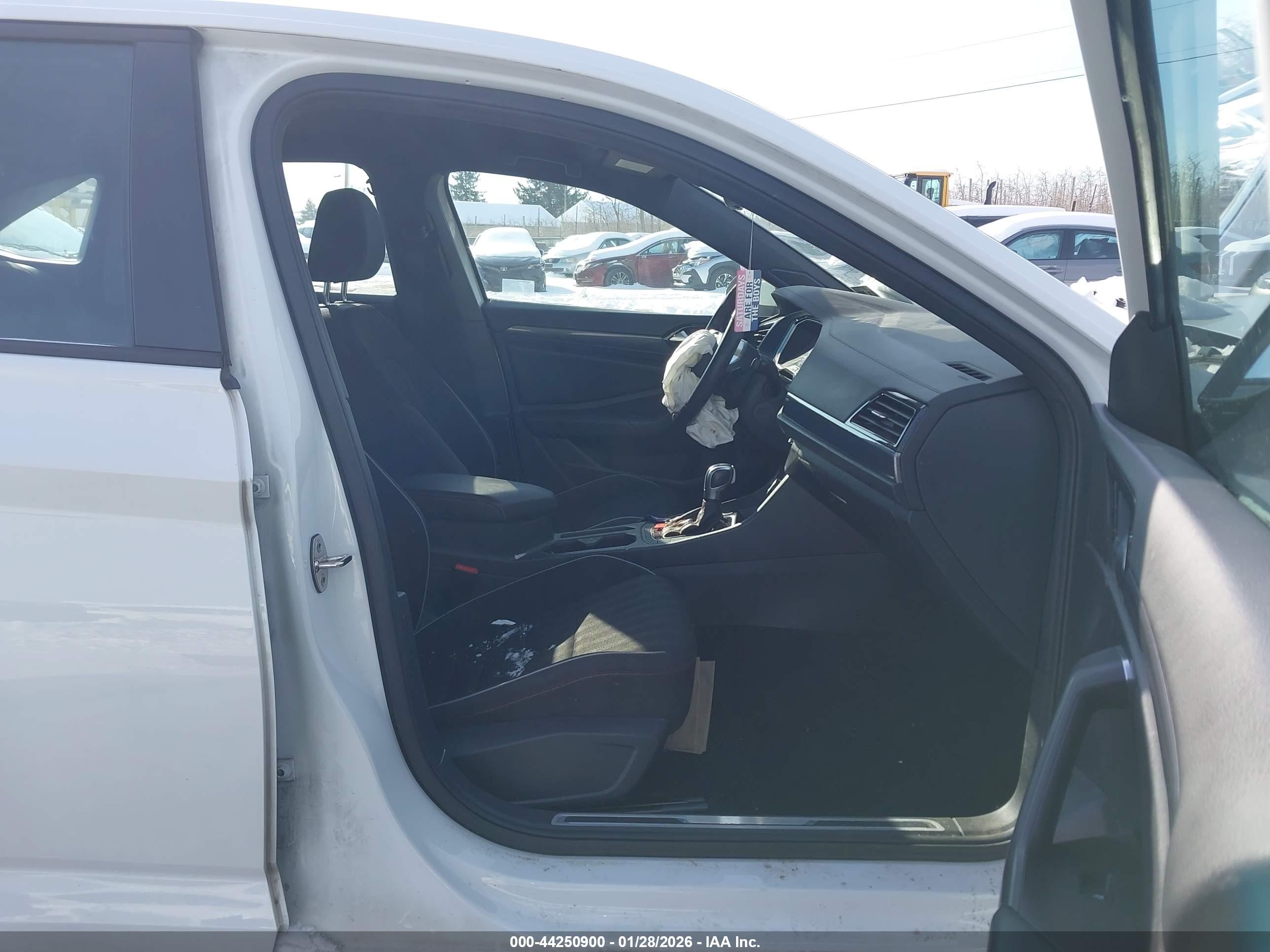 VOLKSWAGEN JETTA image 5