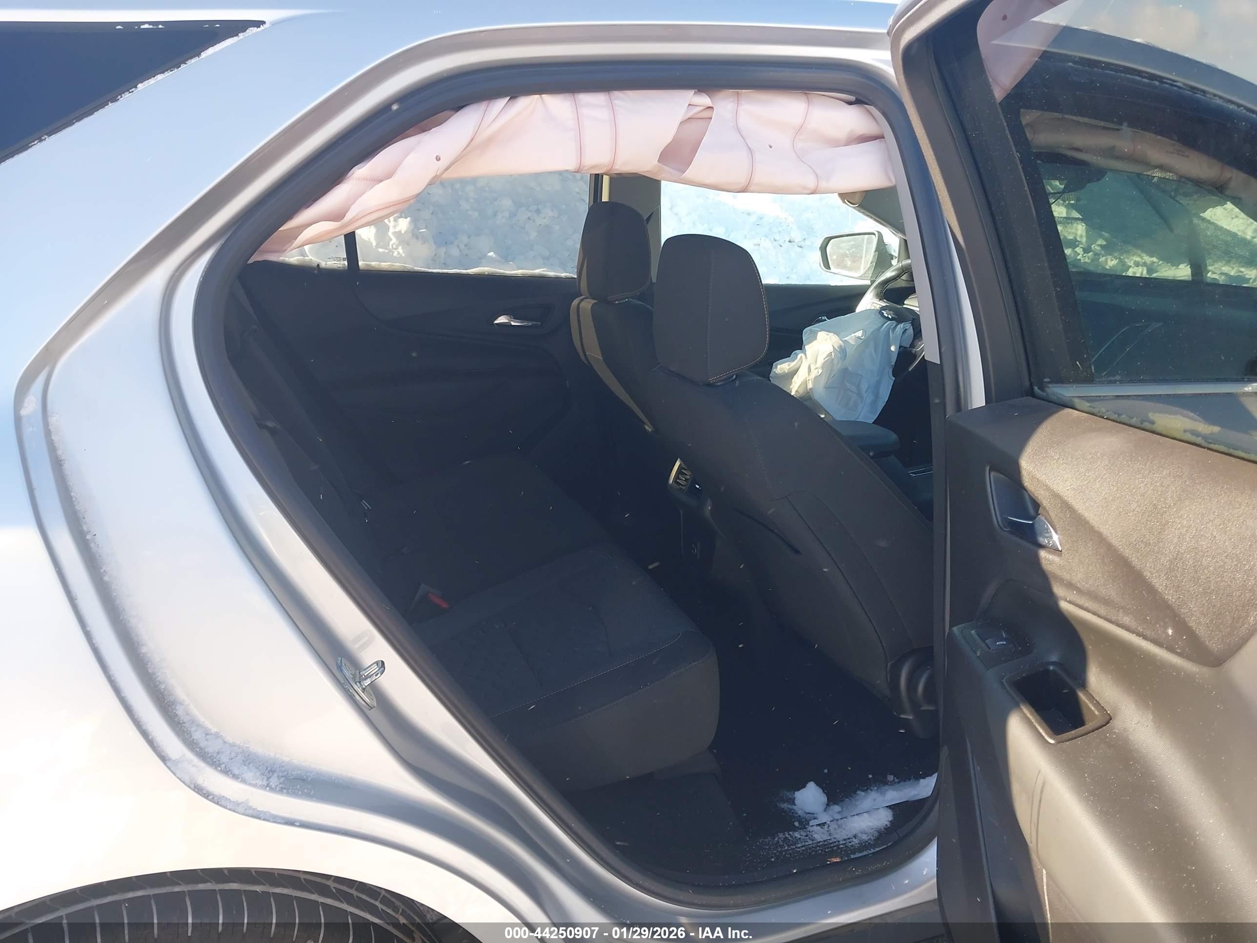 CHEVROLET EQUINOX image 8