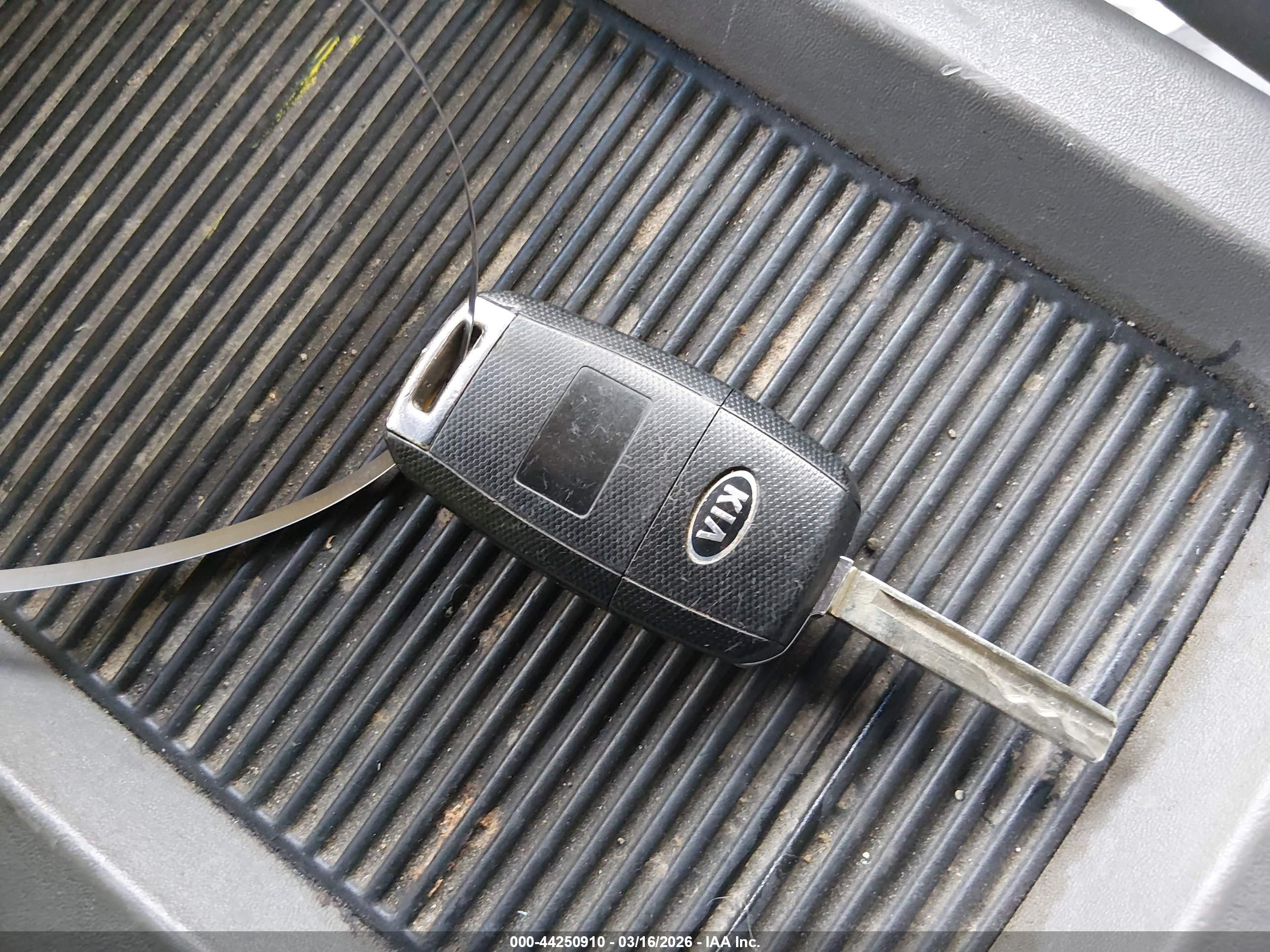 KIA SORENTO image 11