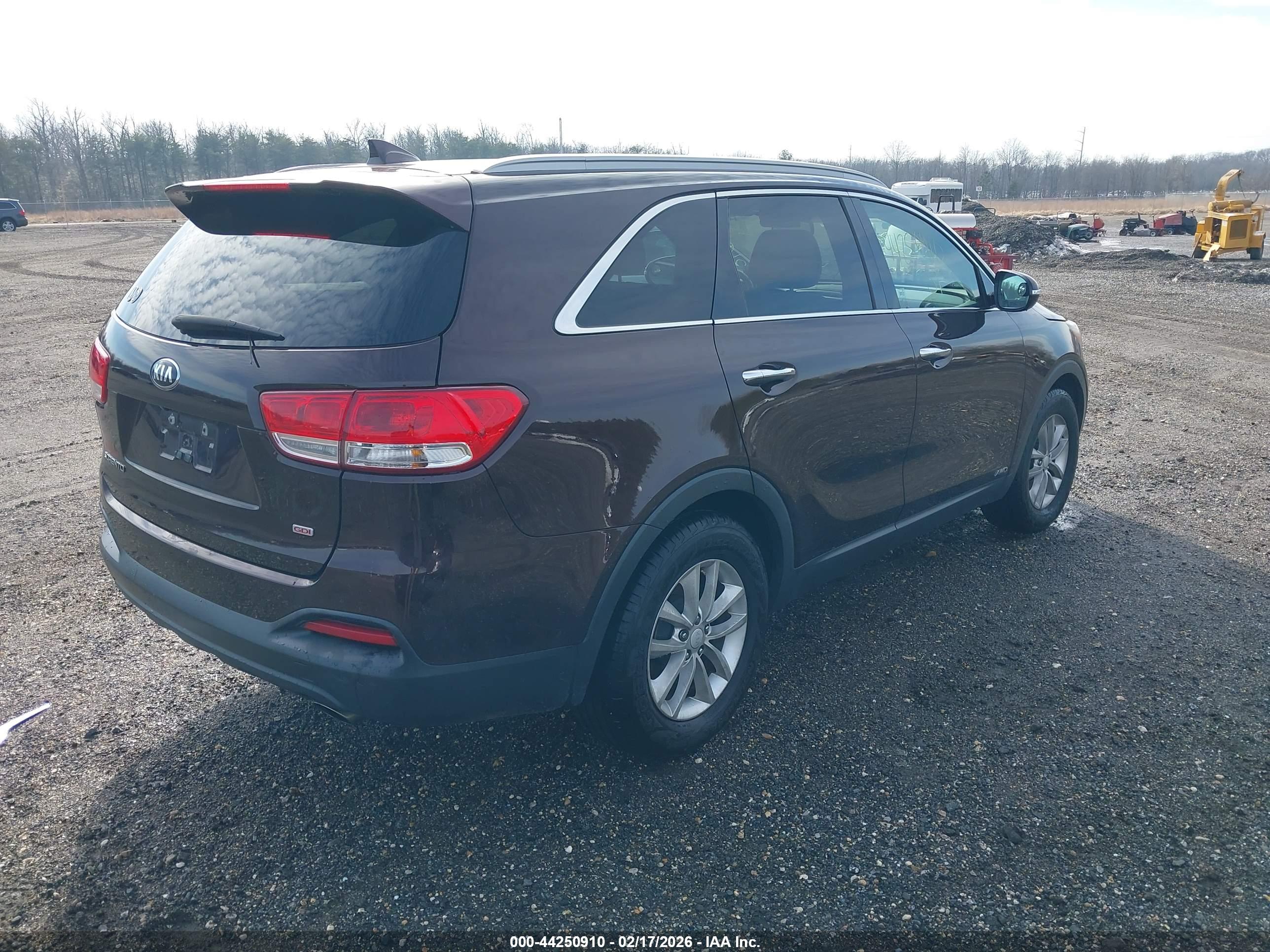 KIA SORENTO image 4