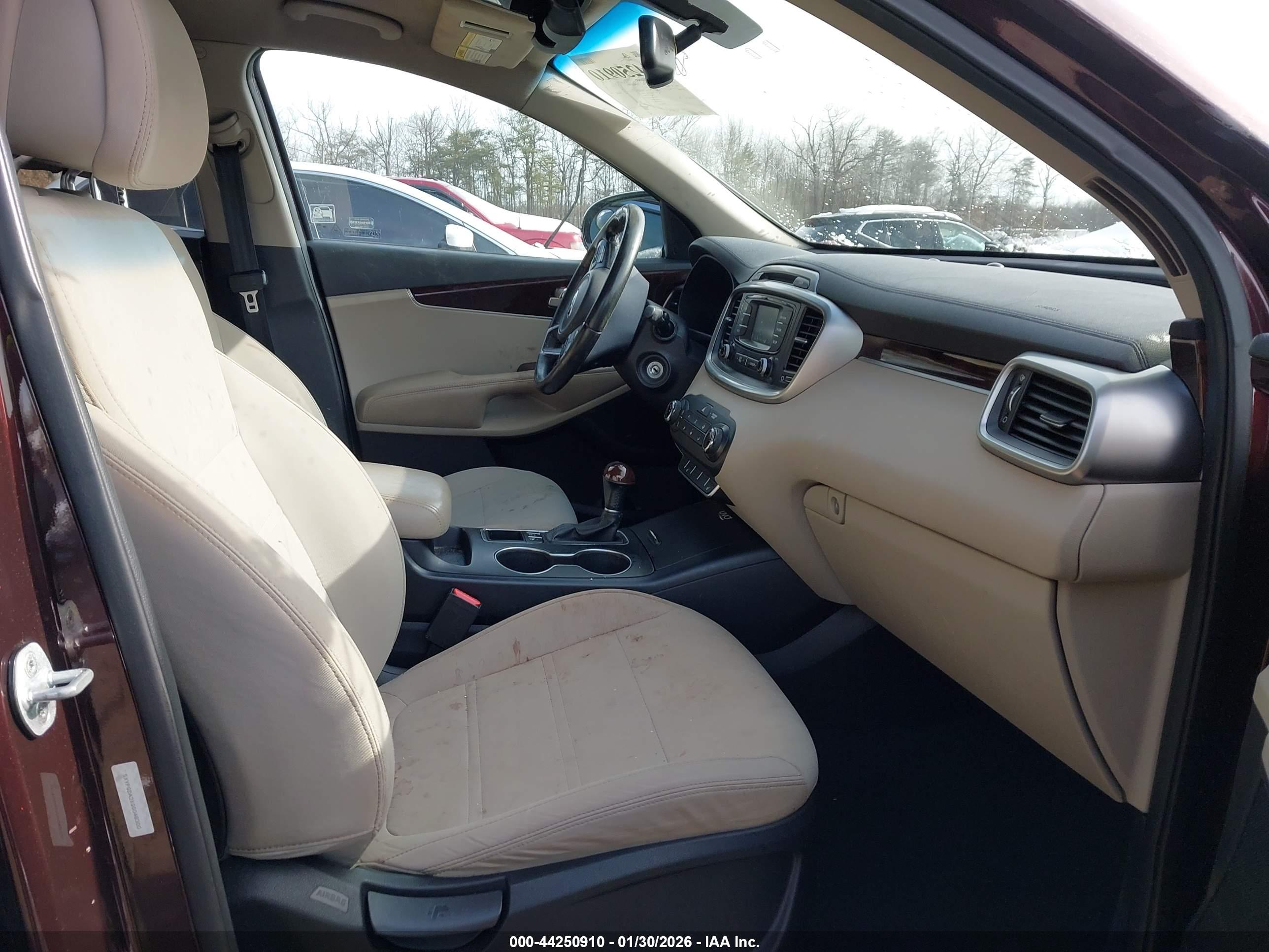 KIA SORENTO image 5