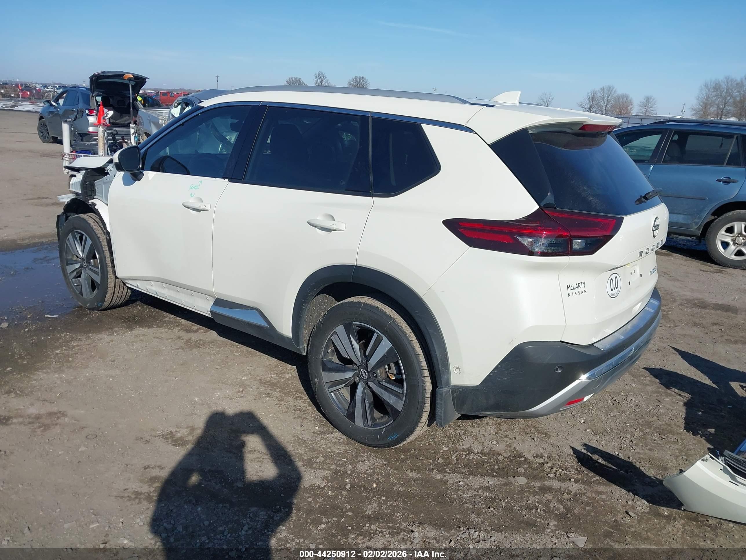 NISSAN ROGUE image 3