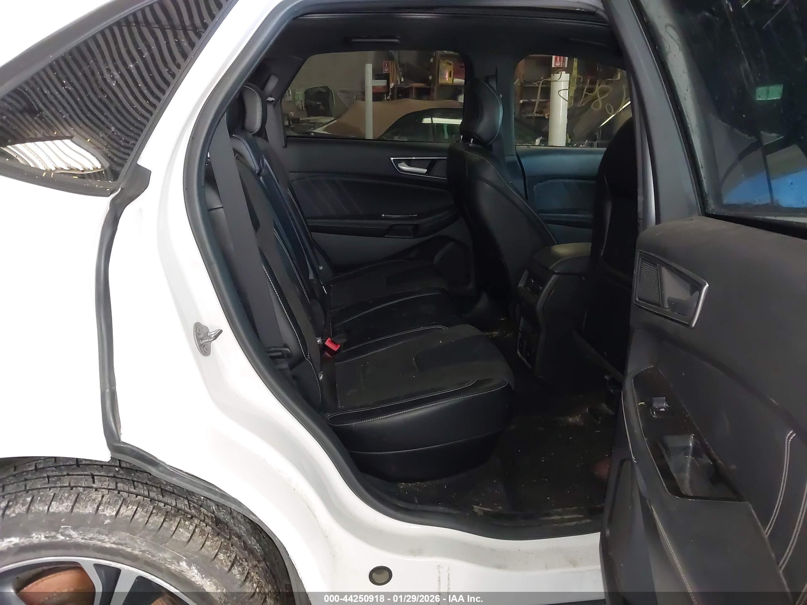 FORD EDGE image 8