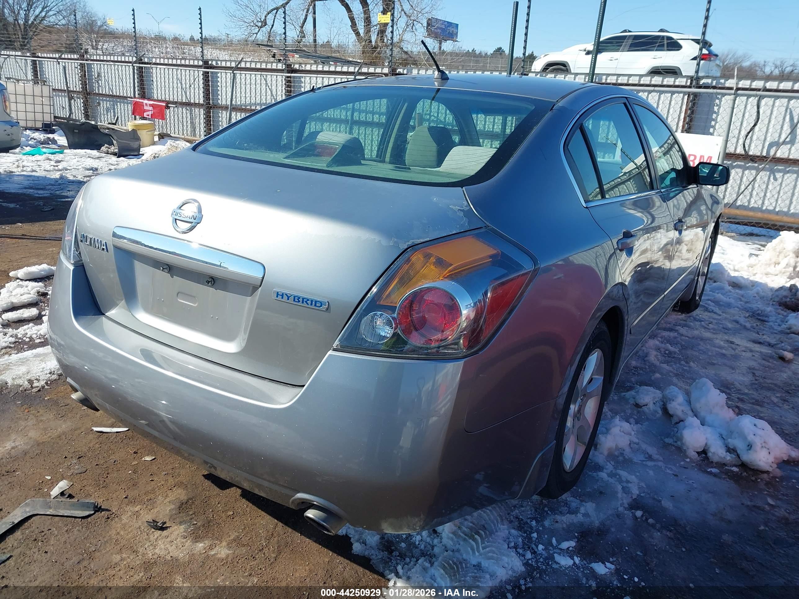 NISSAN ALTIMA image 4