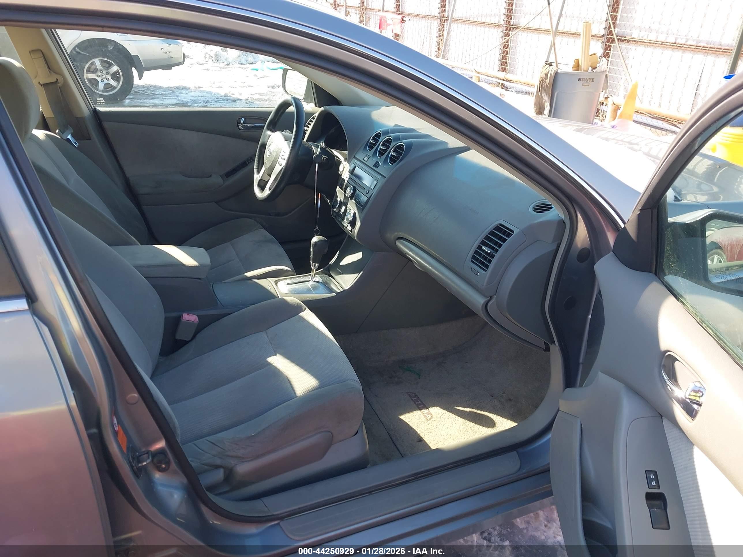NISSAN ALTIMA image 5