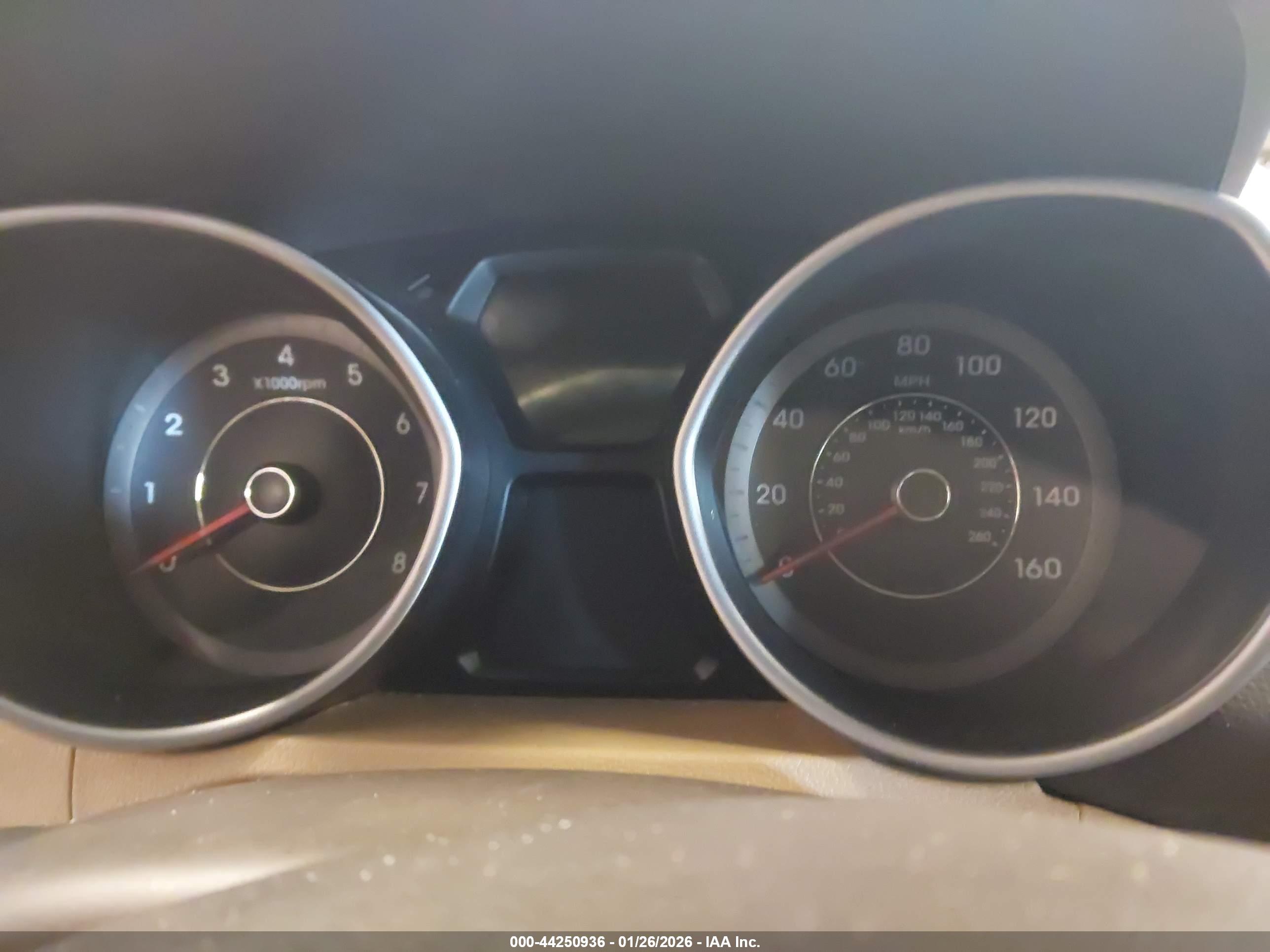 HYUNDAI ELANTRA image 7