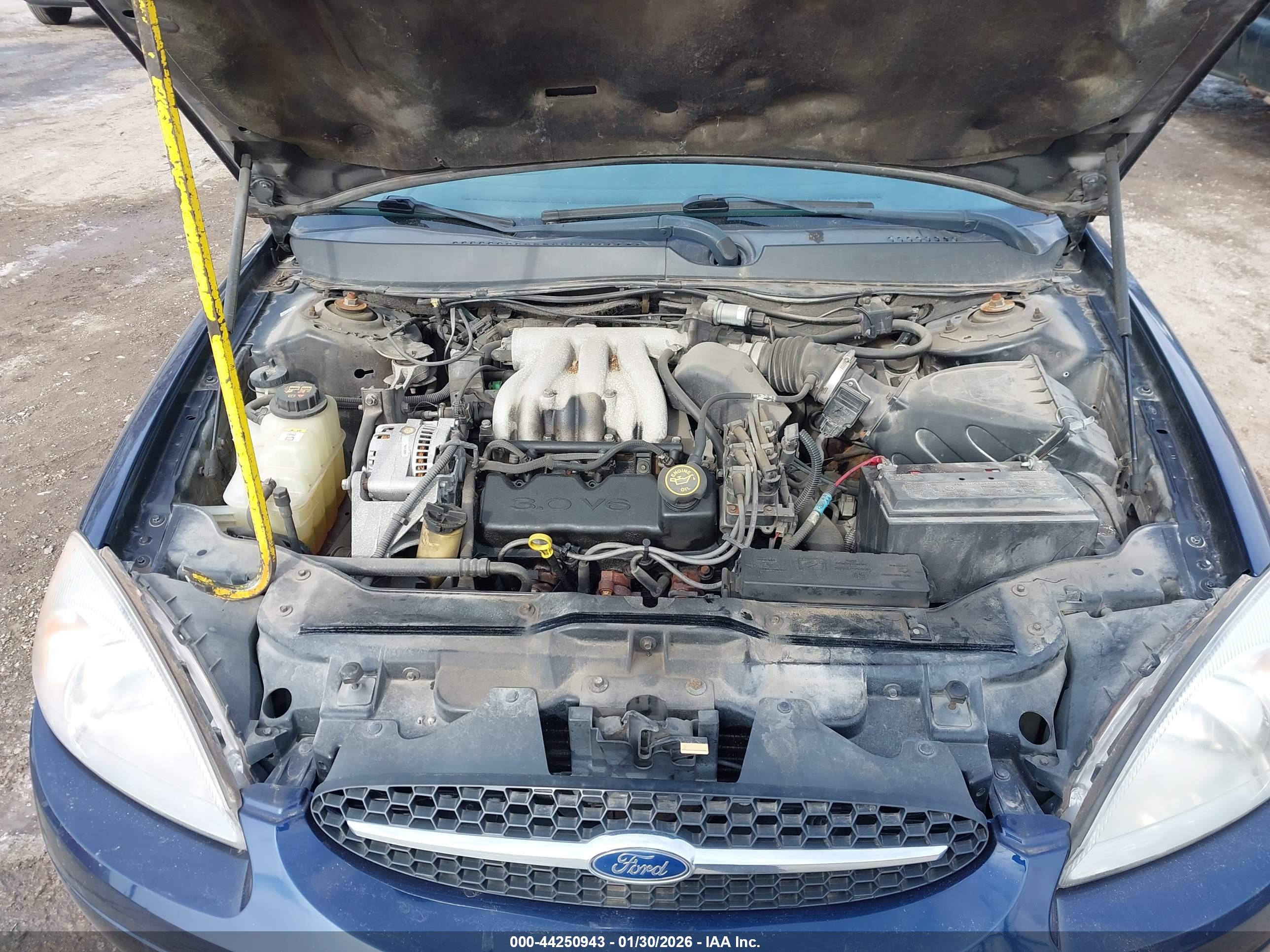 FORD TAURUS image 10