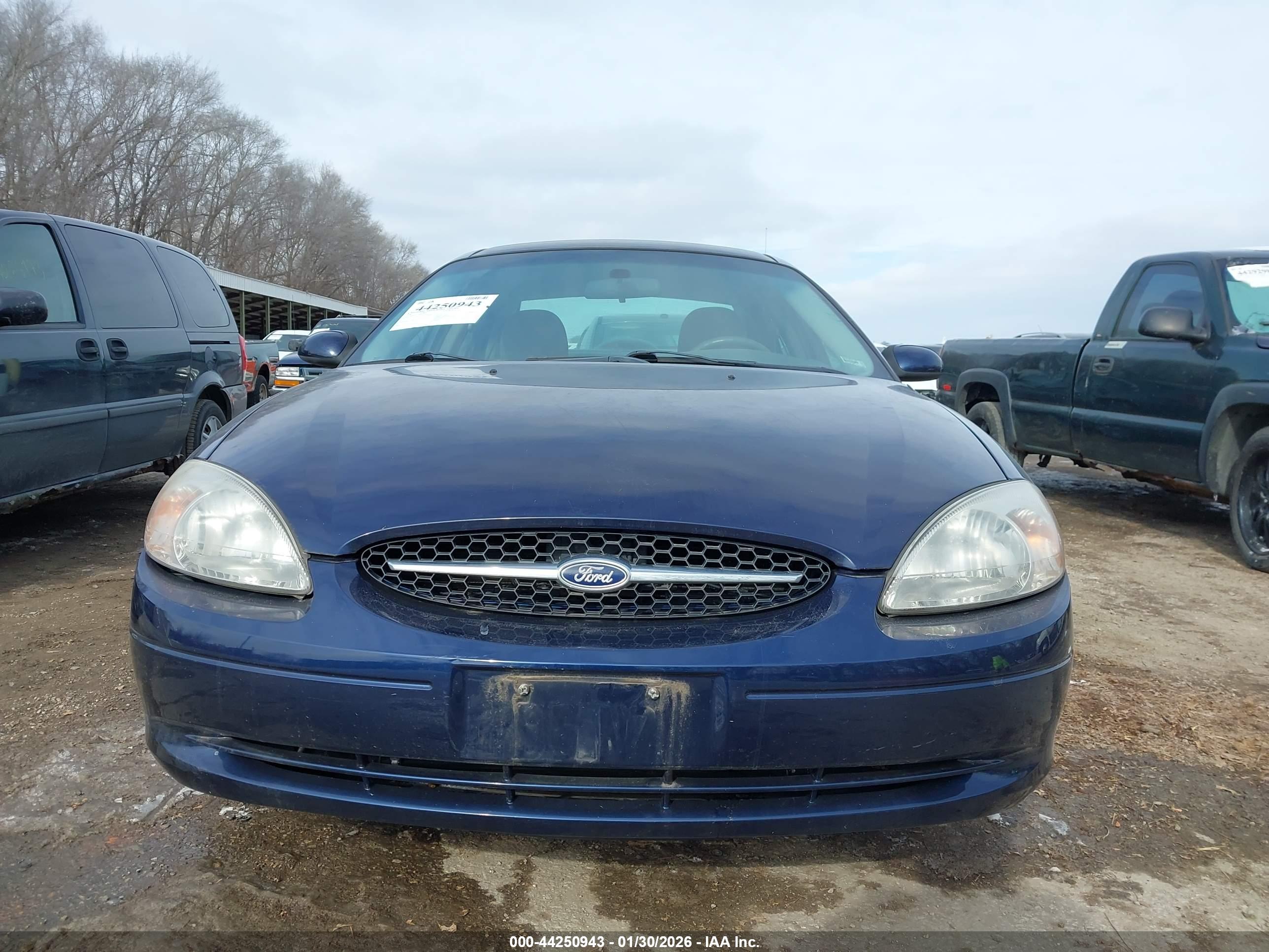 FORD TAURUS image 6