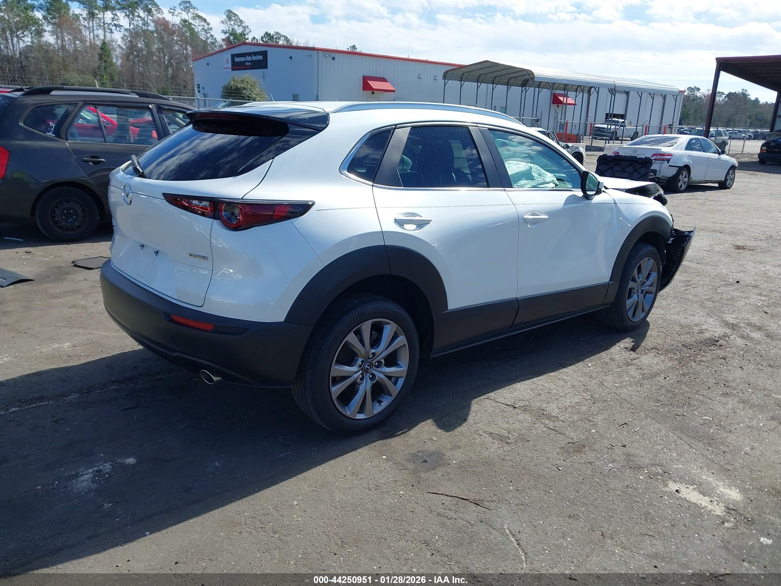 MAZDA CX-30 image 4