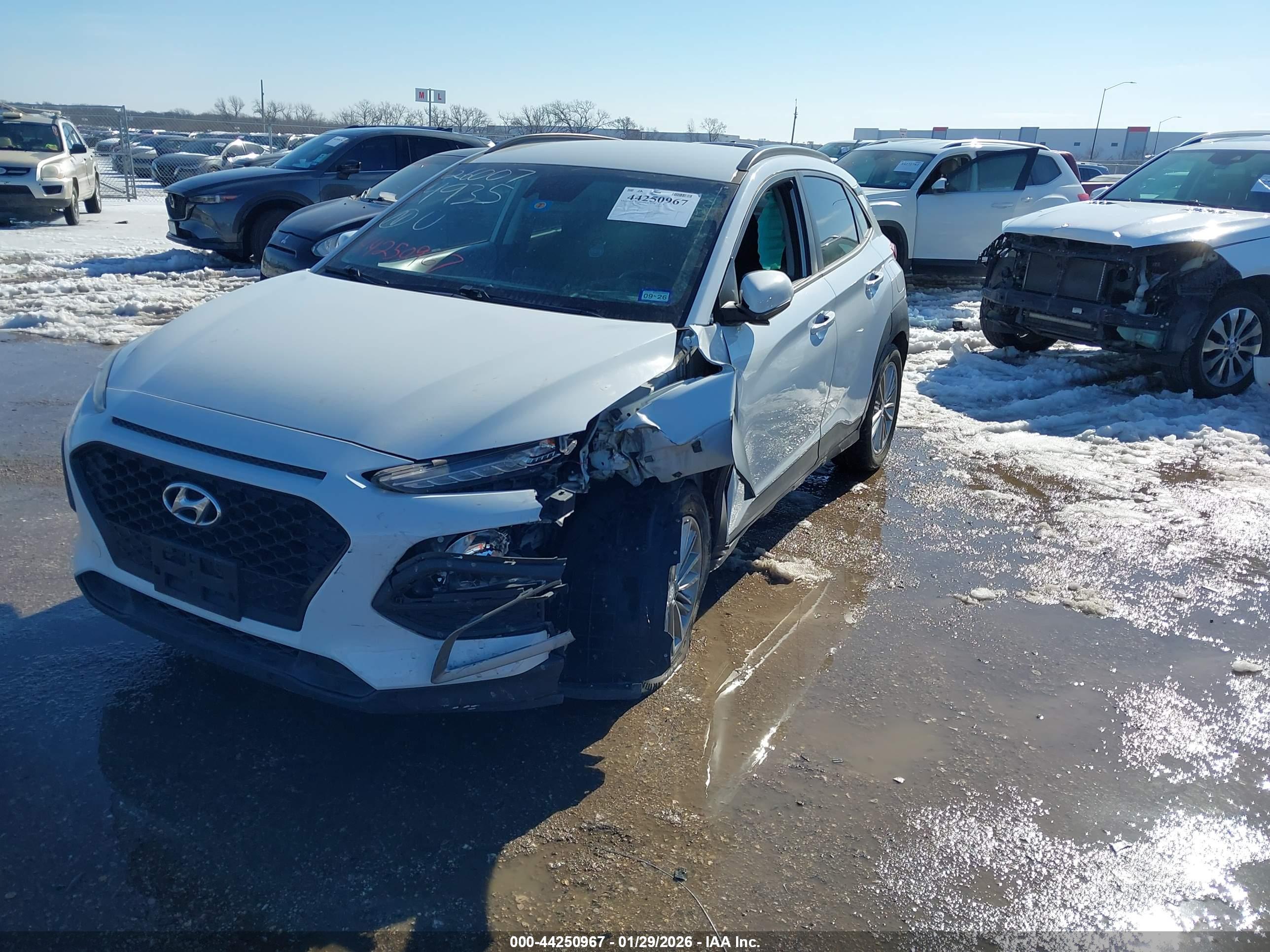 HYUNDAI KONA image 2