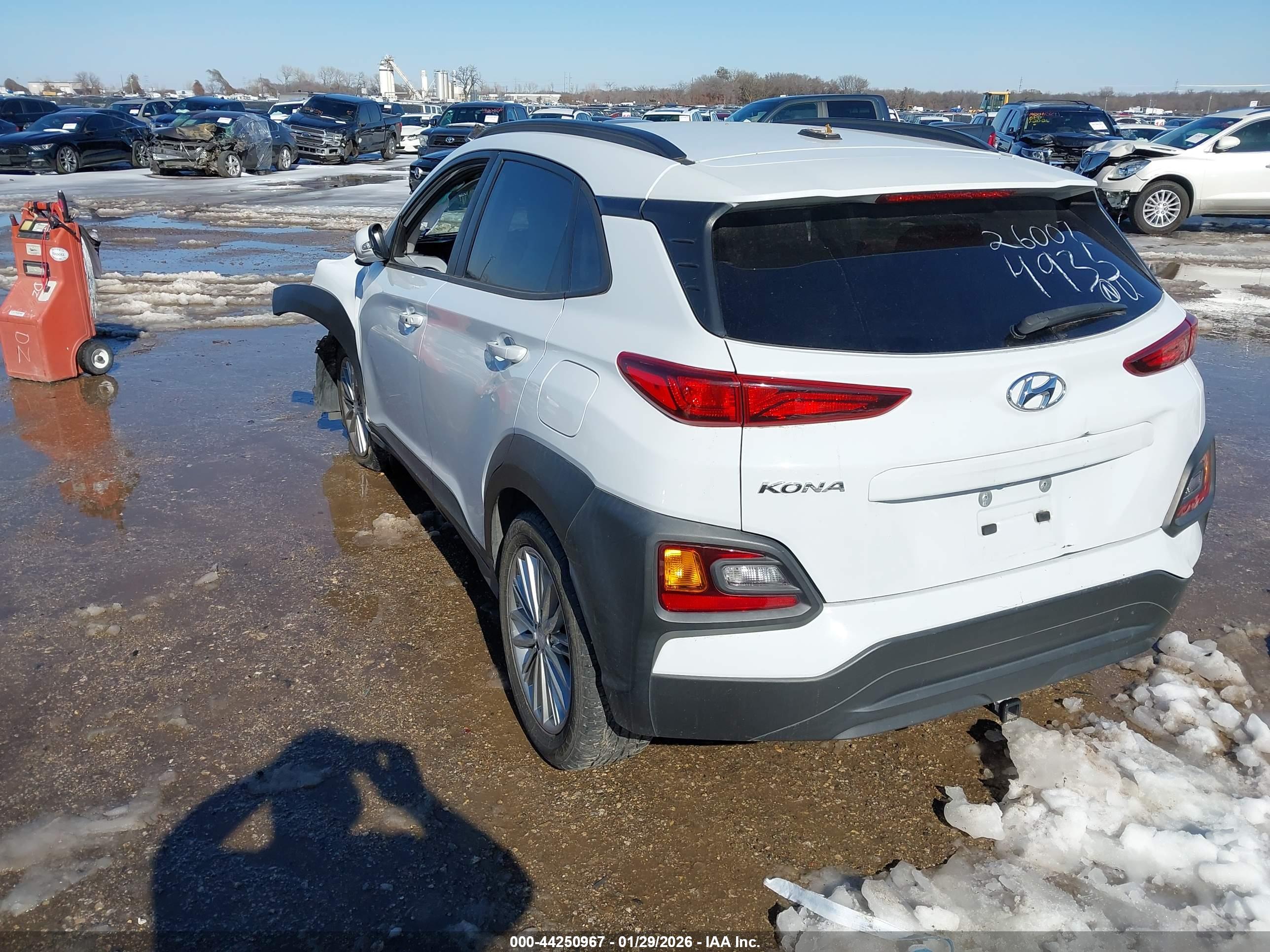 HYUNDAI KONA image 3
