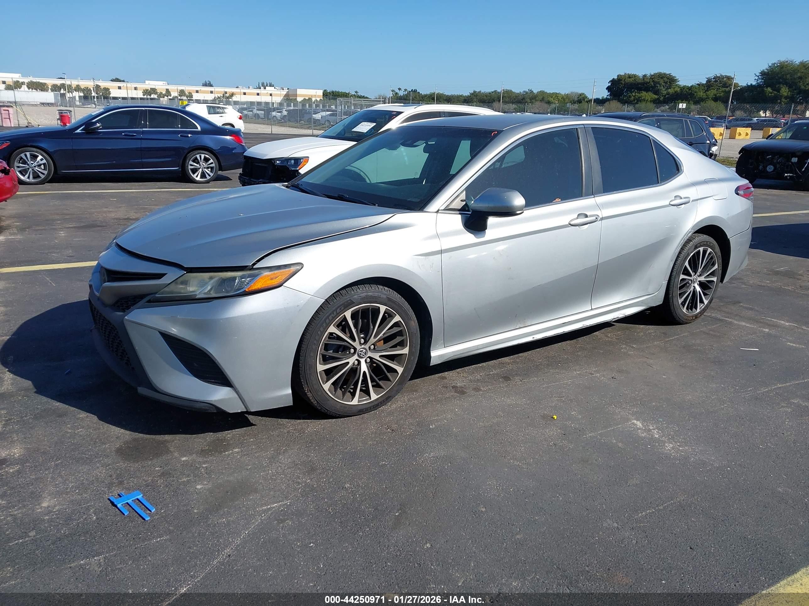 TOYOTA CAMRY image 2