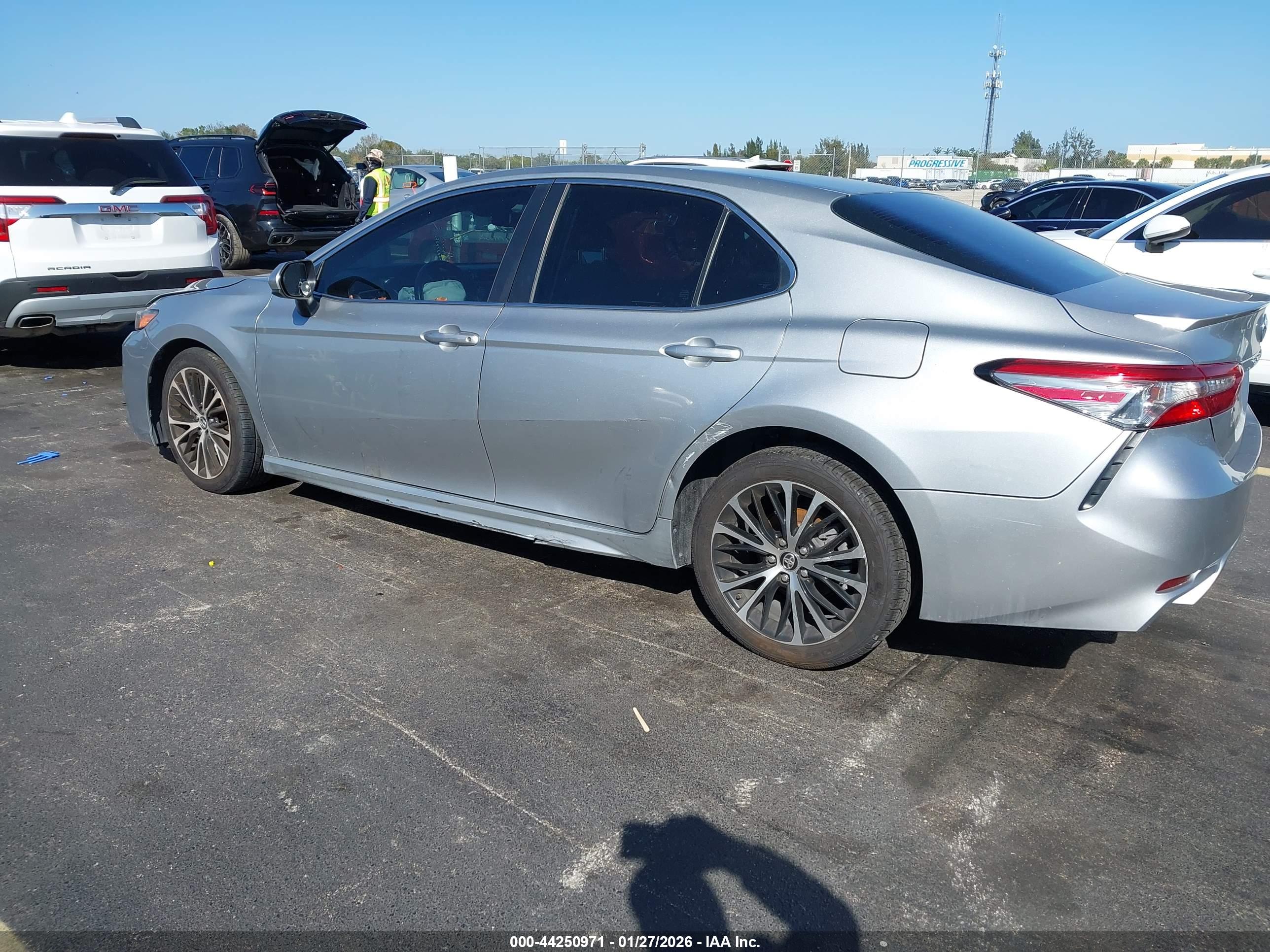 TOYOTA CAMRY image 3