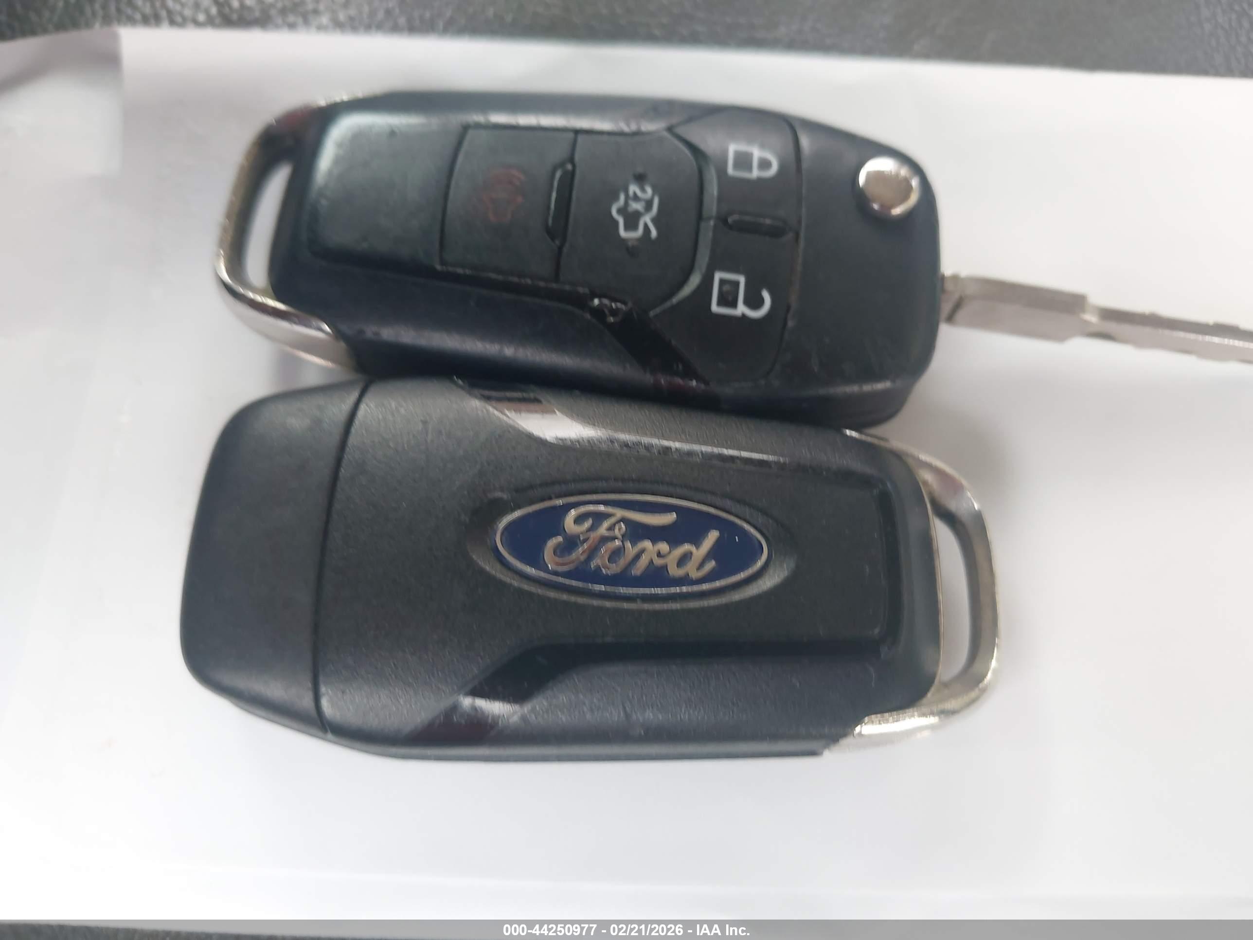 FORD FUSION image 11