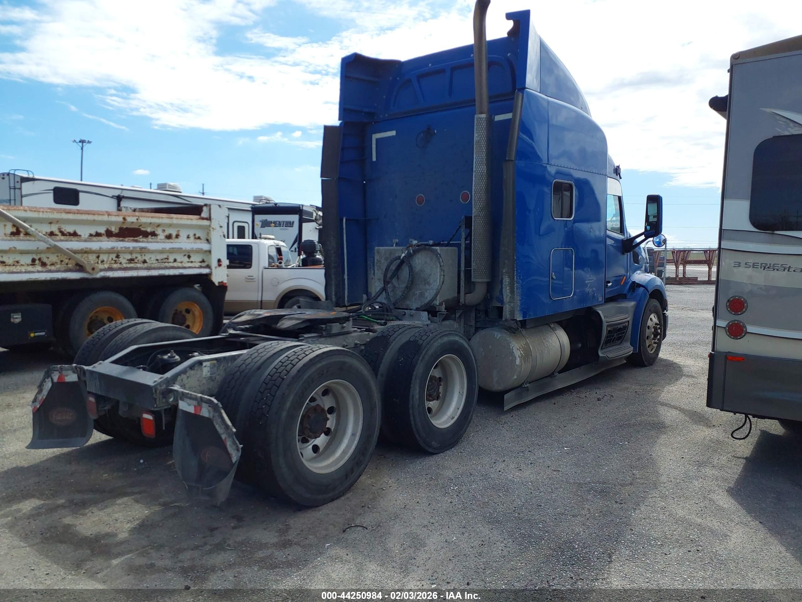 PETERBILT 579 image 4