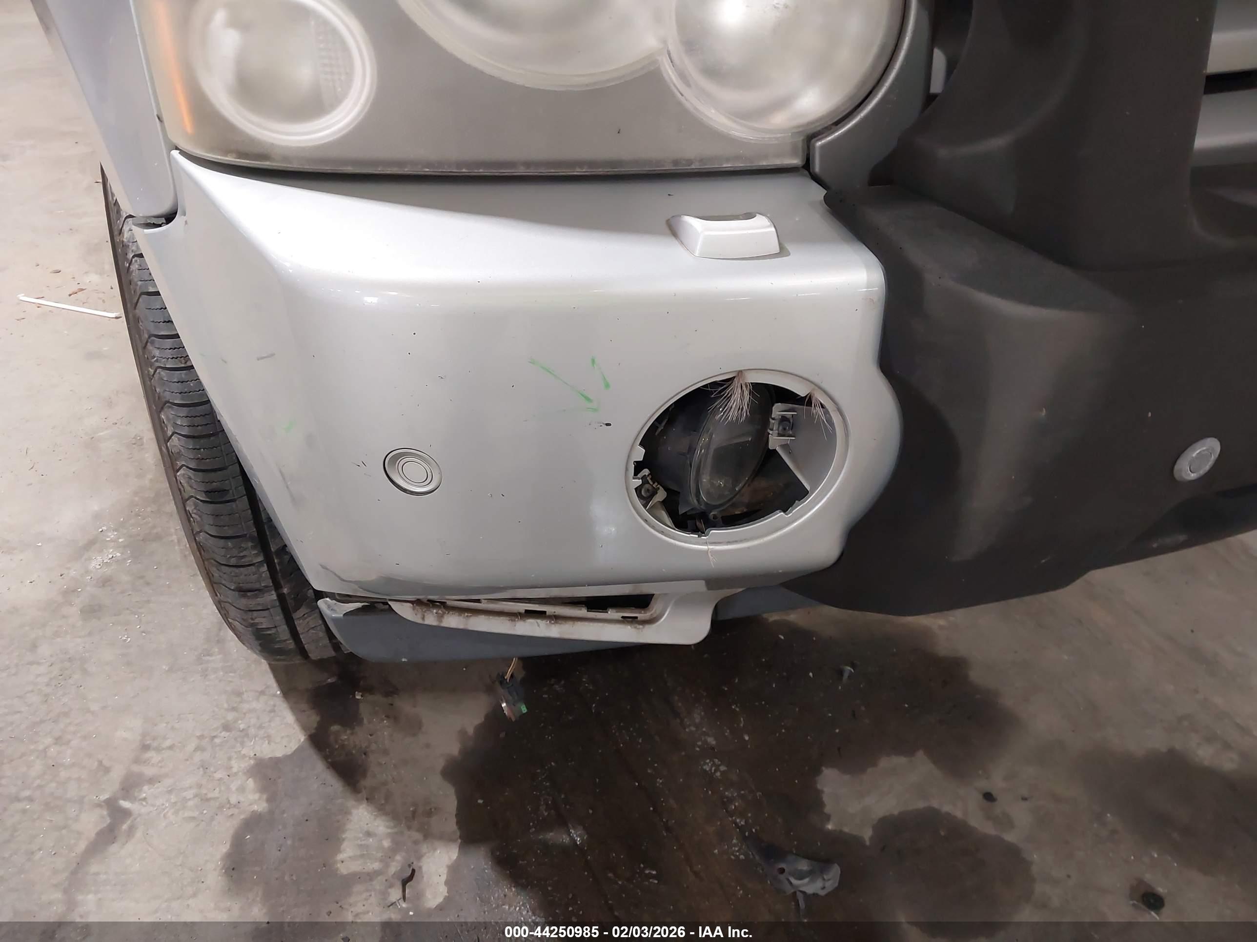 LAND ROVER image 6