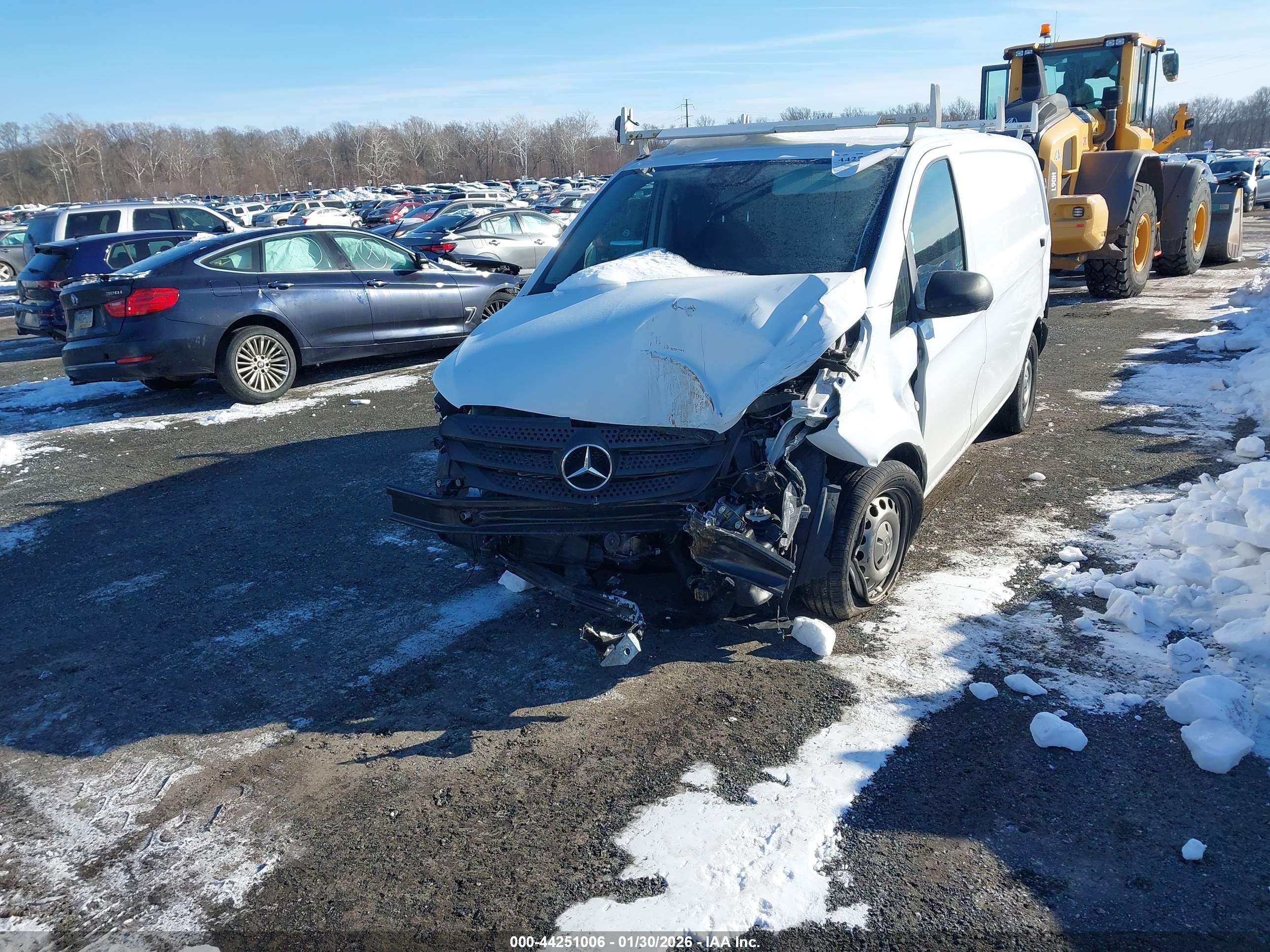 MERCEDES-BENZ METRIS image 2