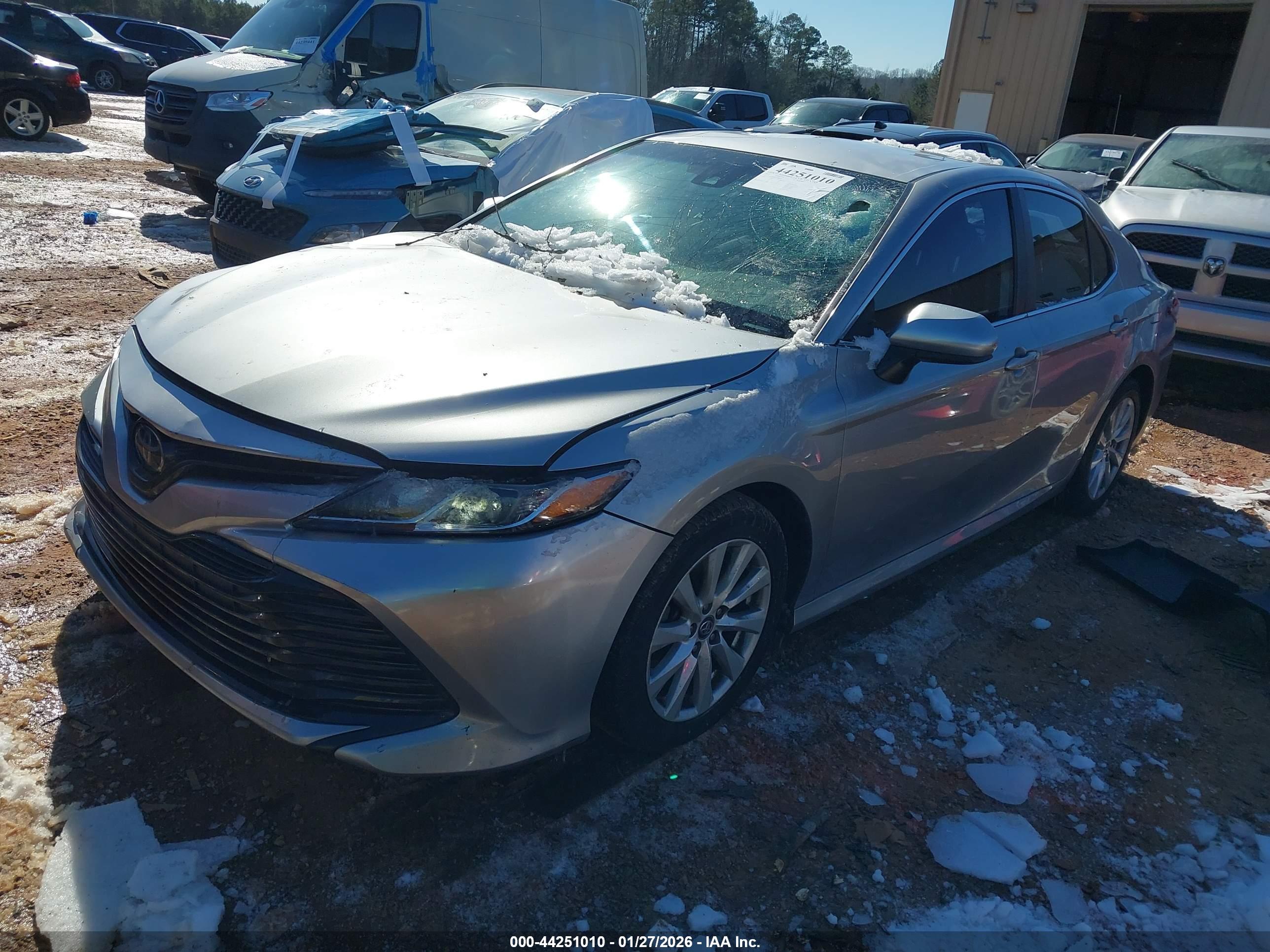 TOYOTA CAMRY image 2