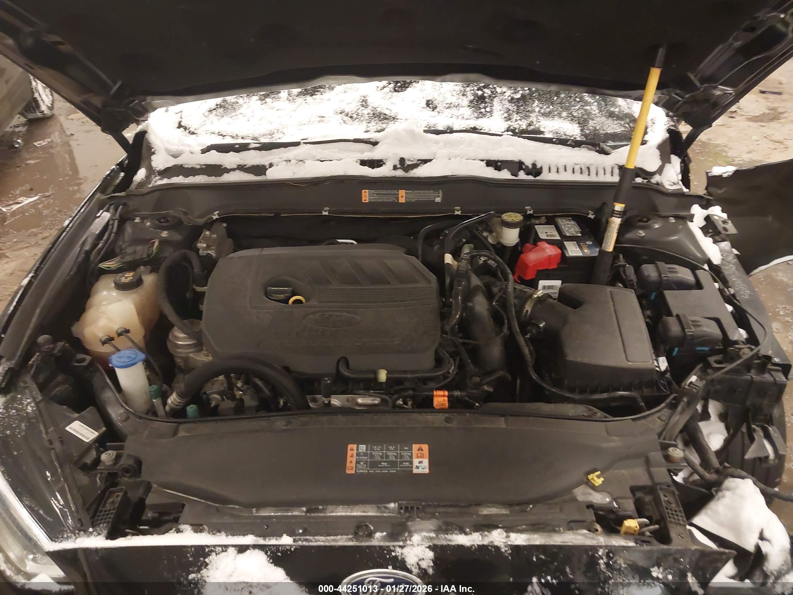 FORD FUSION image 10