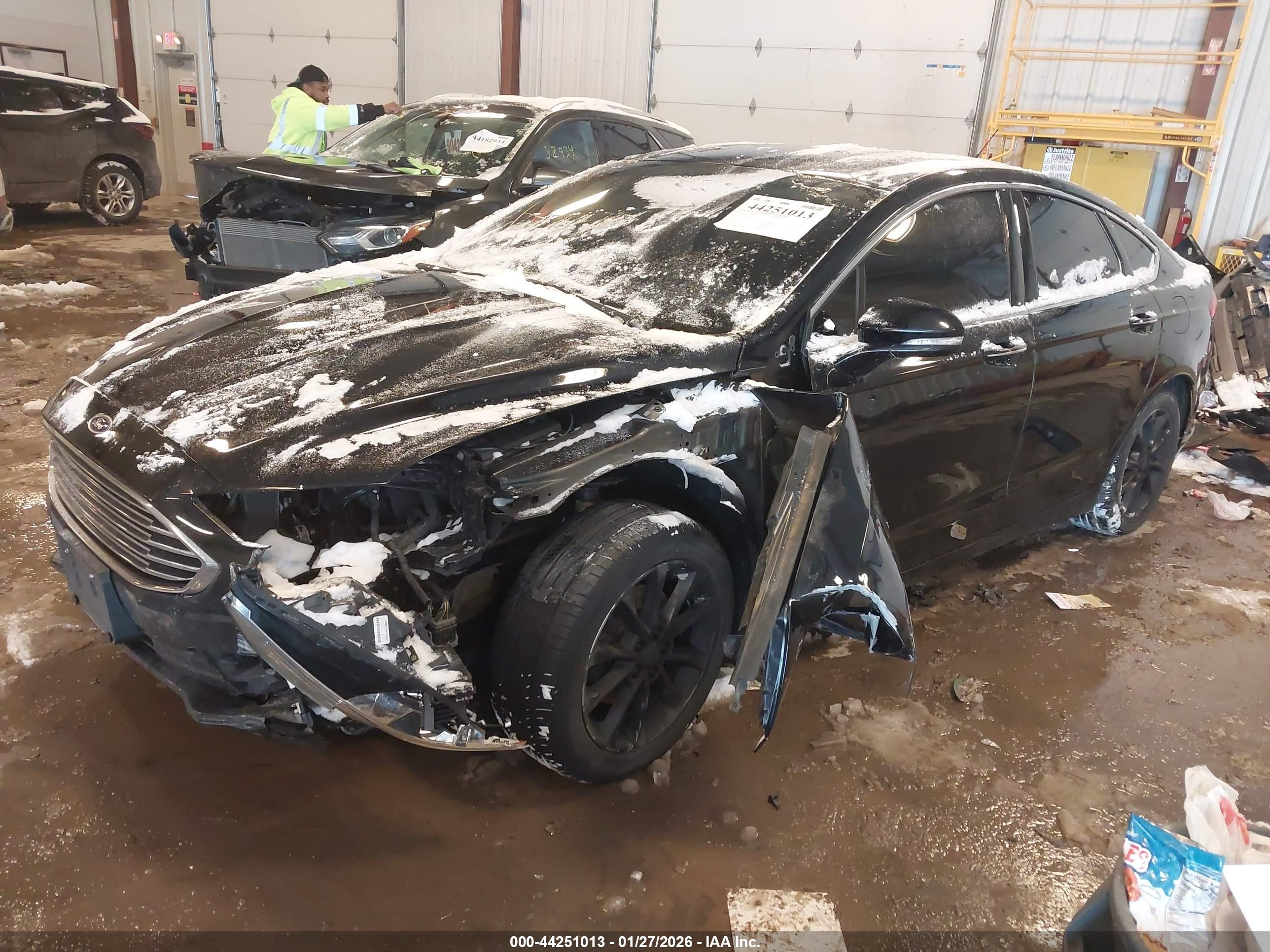 FORD FUSION image 2