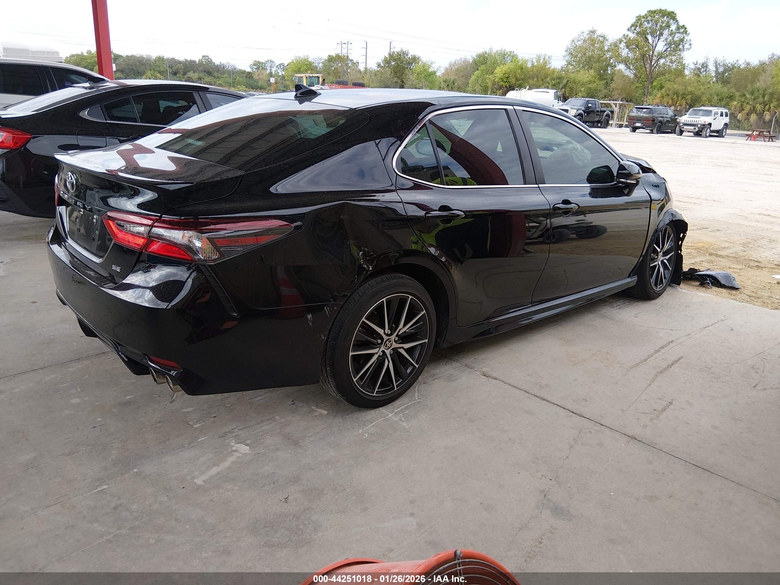 TOYOTA CAMRY image 4