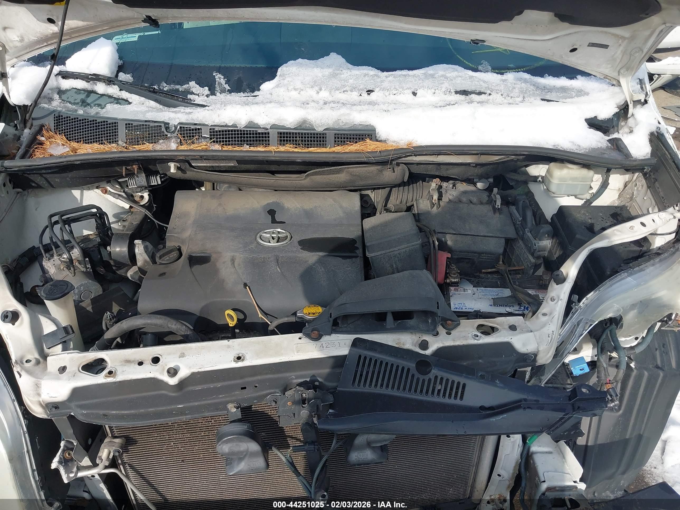 TOYOTA SIENNA image 10