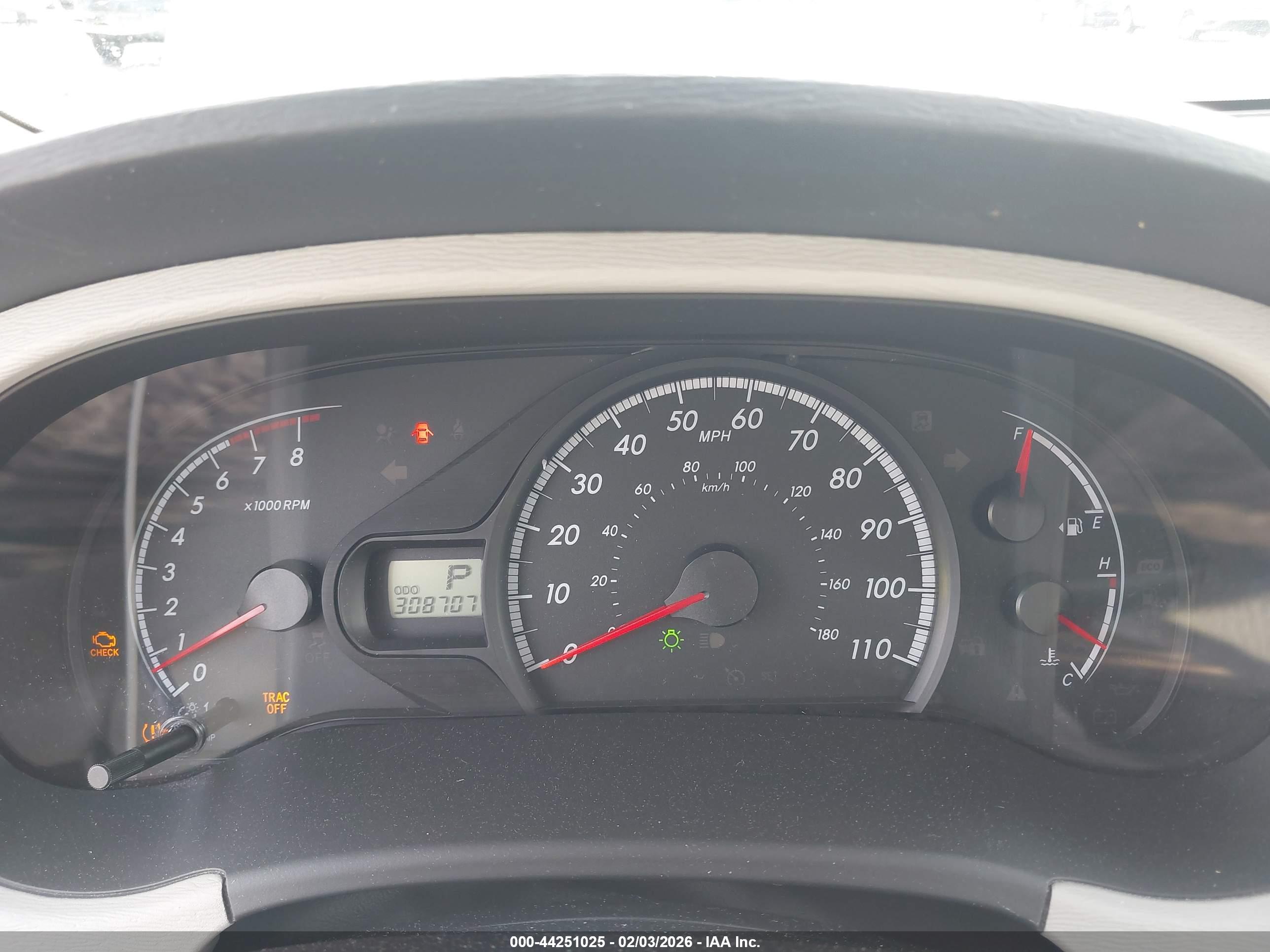 TOYOTA SIENNA image 7