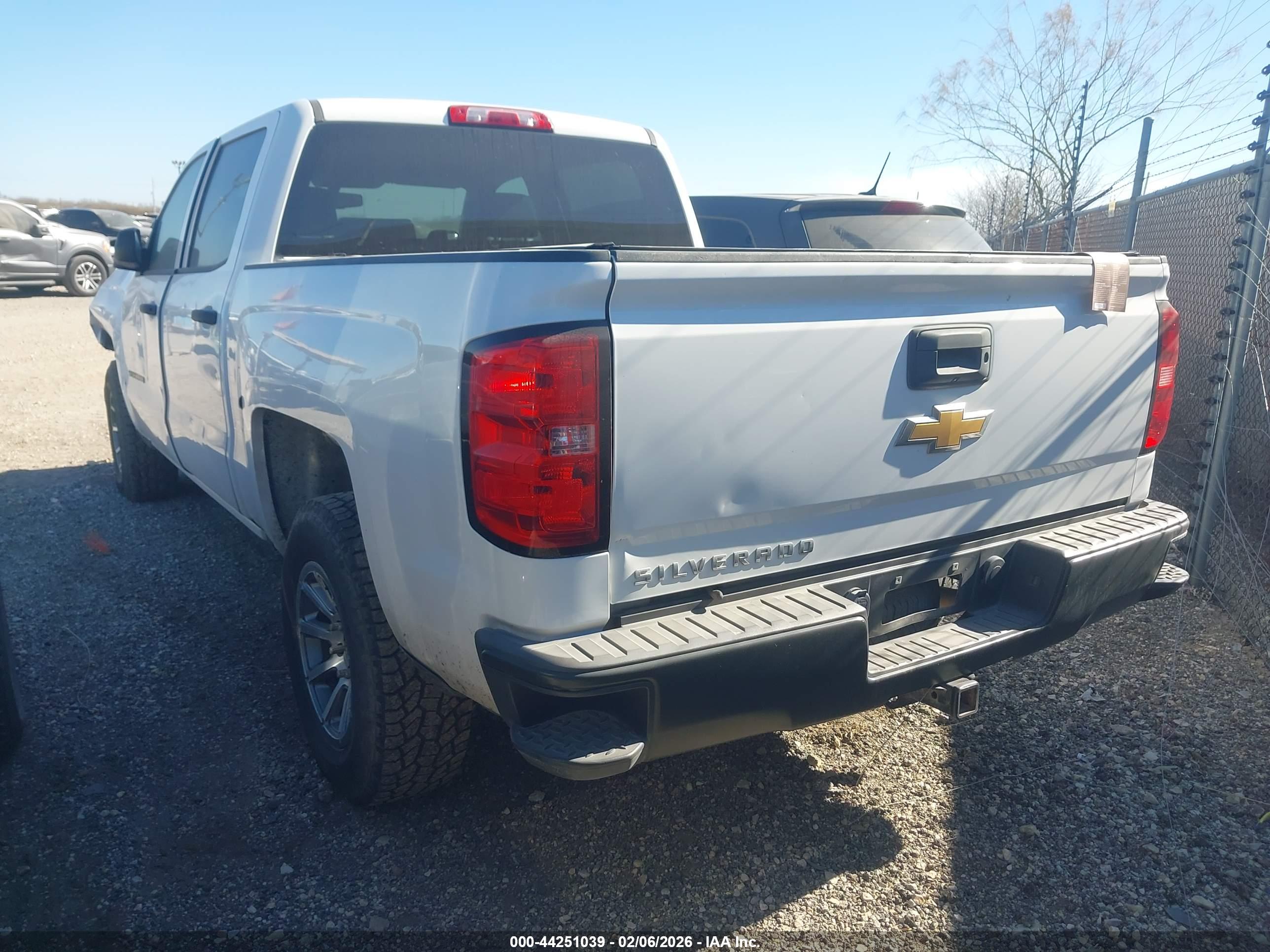 CHEVROLET SILVERADO image 3
