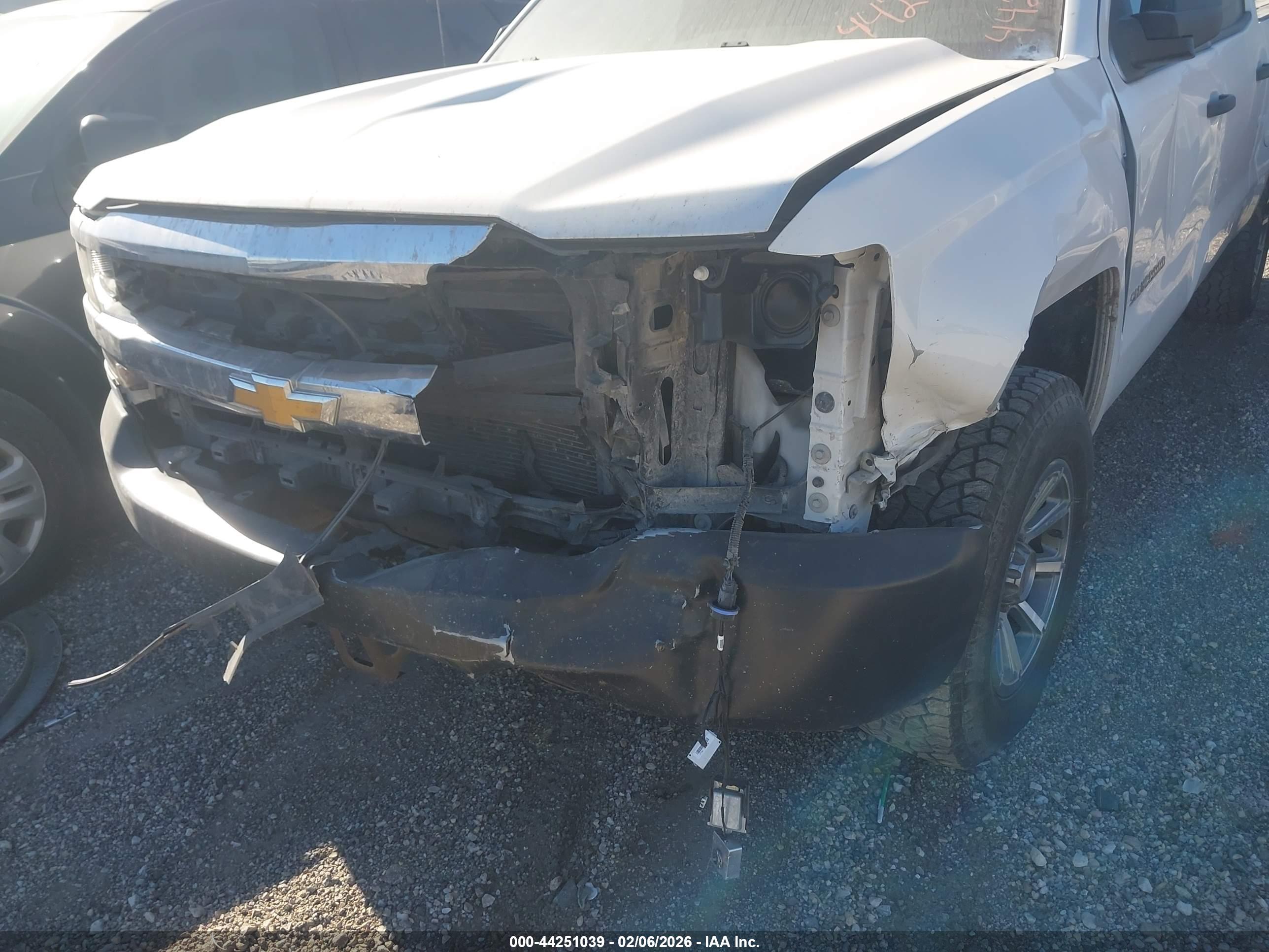 CHEVROLET SILVERADO image 6