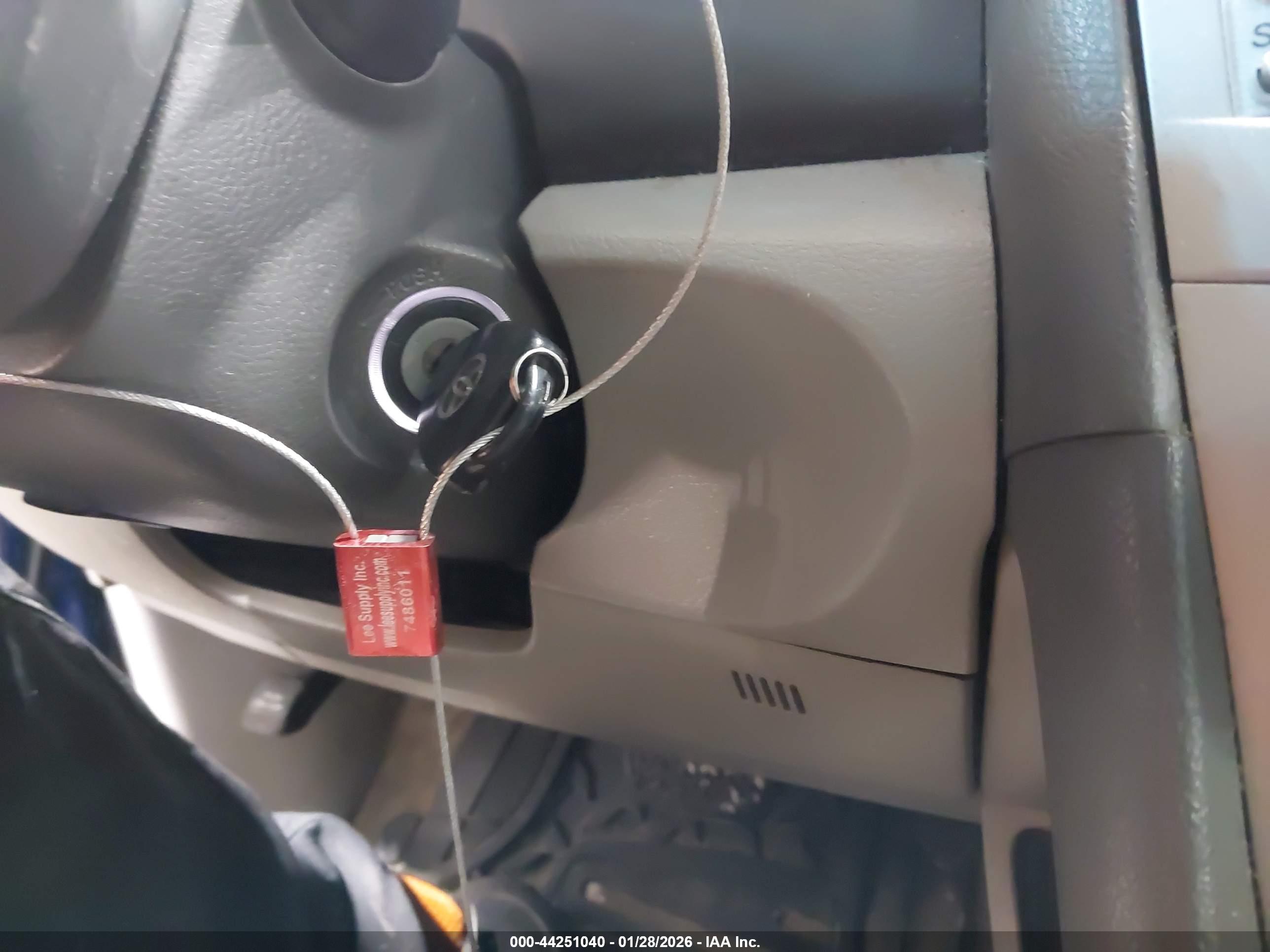 TOYOTA CAMRY image 11