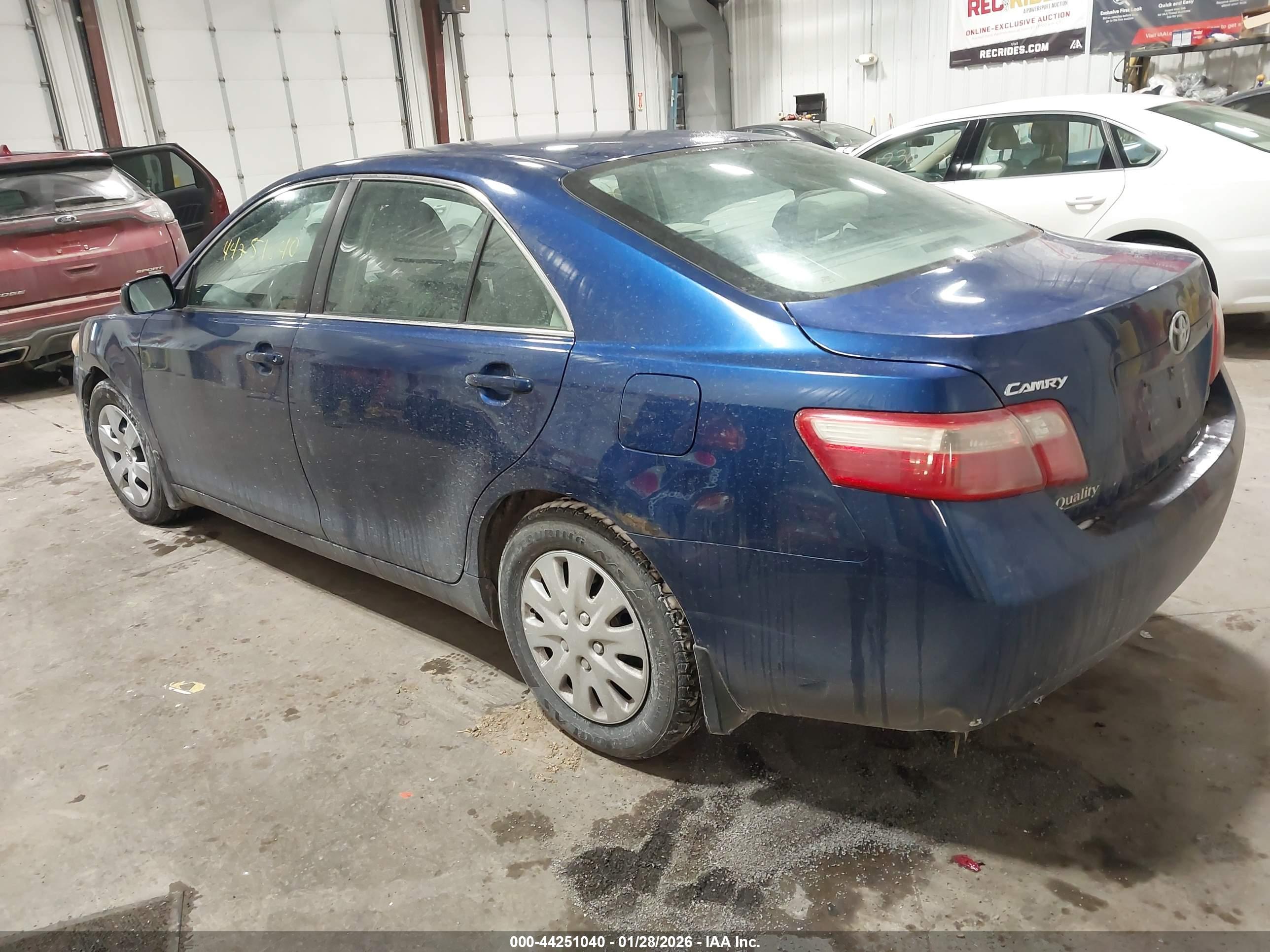 TOYOTA CAMRY image 3