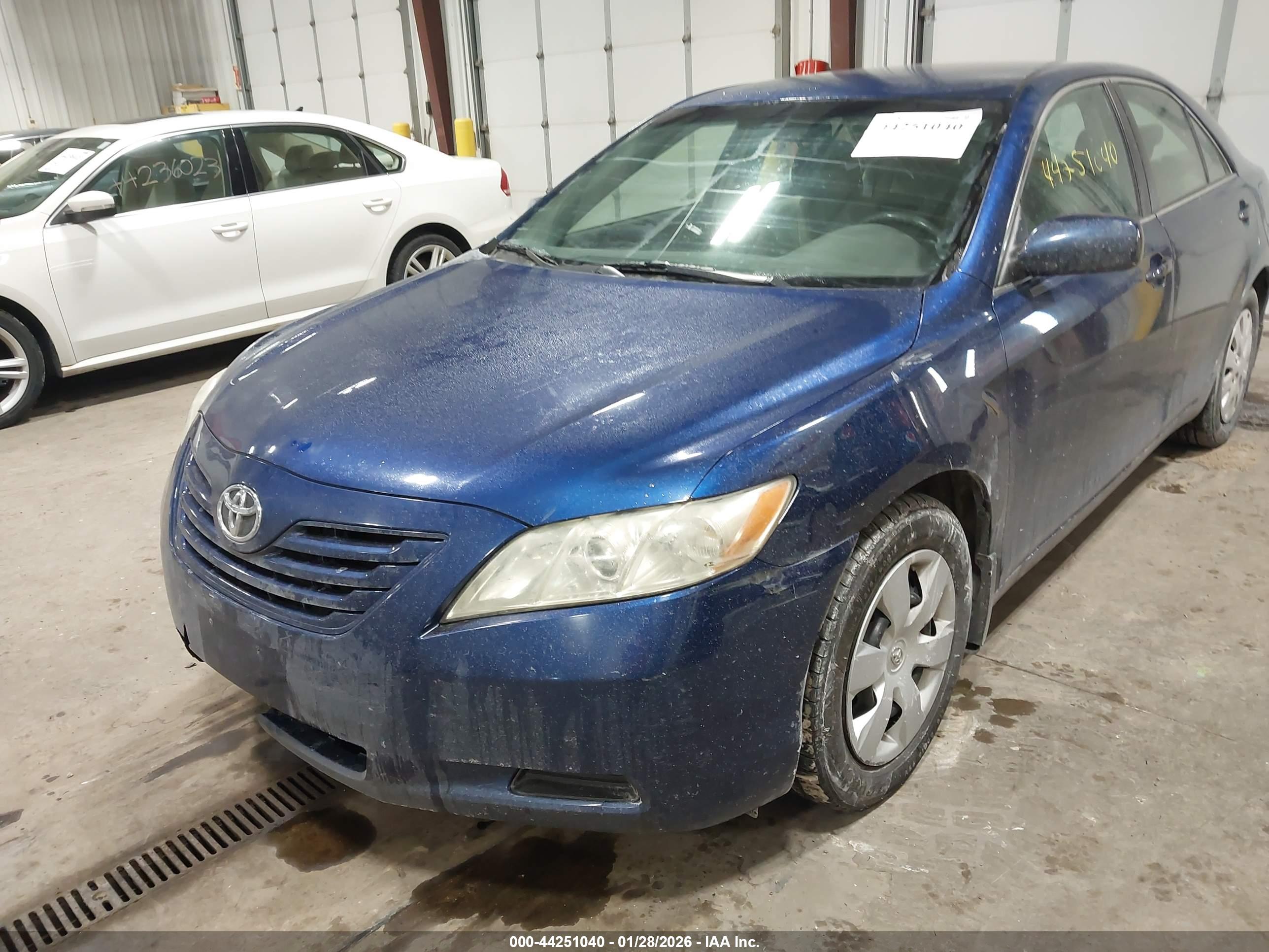 TOYOTA CAMRY image 6