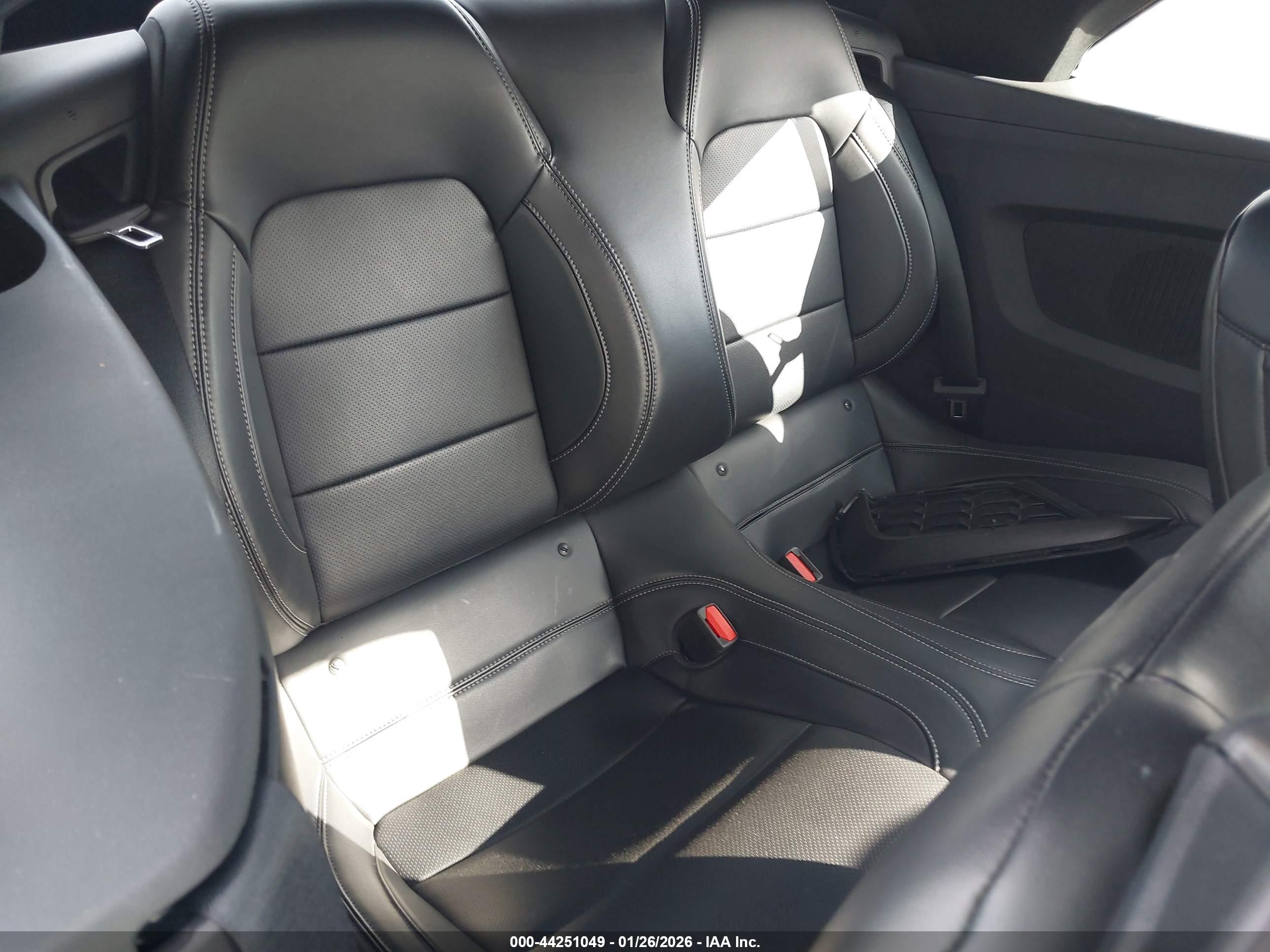 FORD MUSTANG image 8