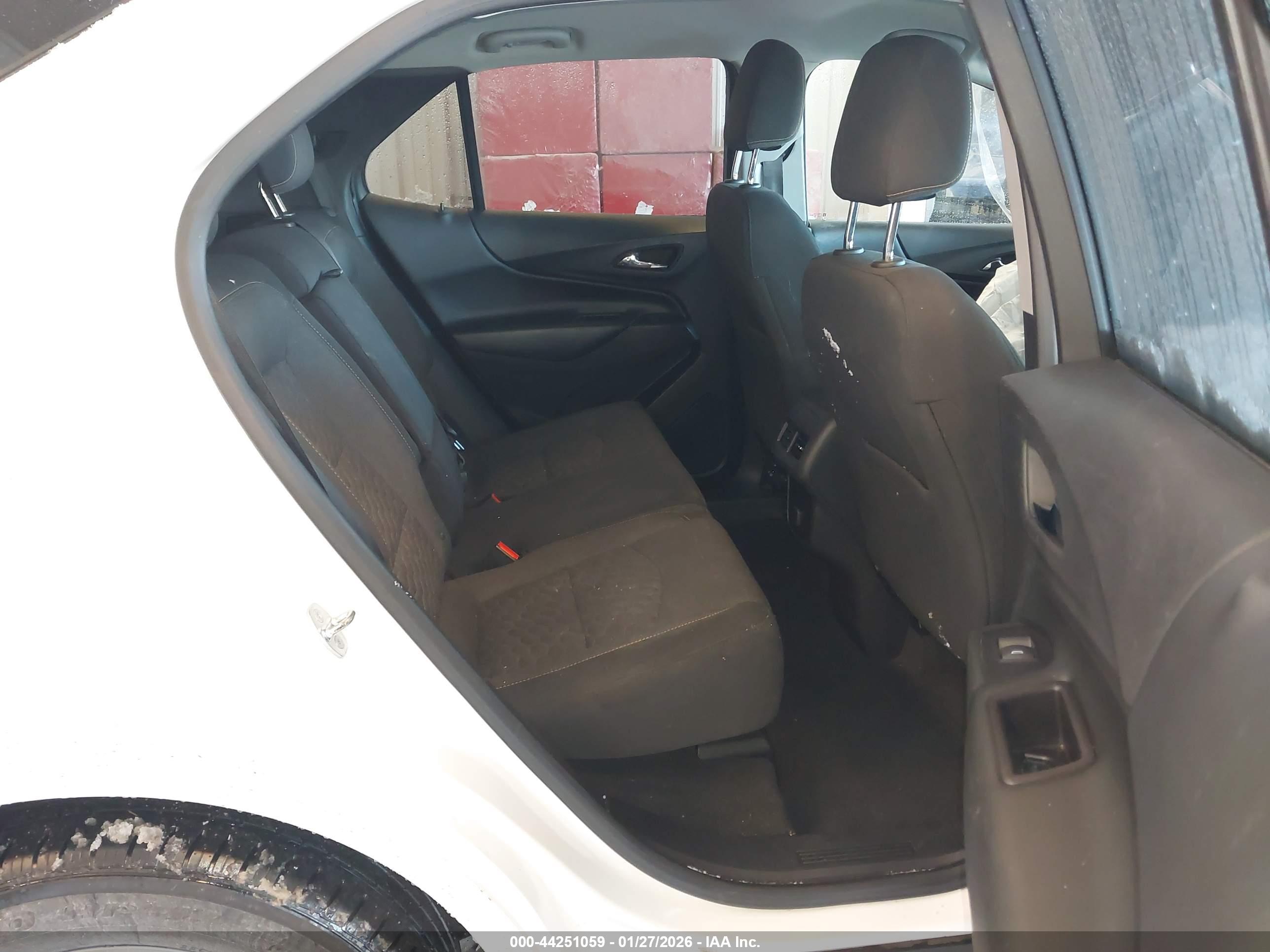 CHEVROLET EQUINOX image 8