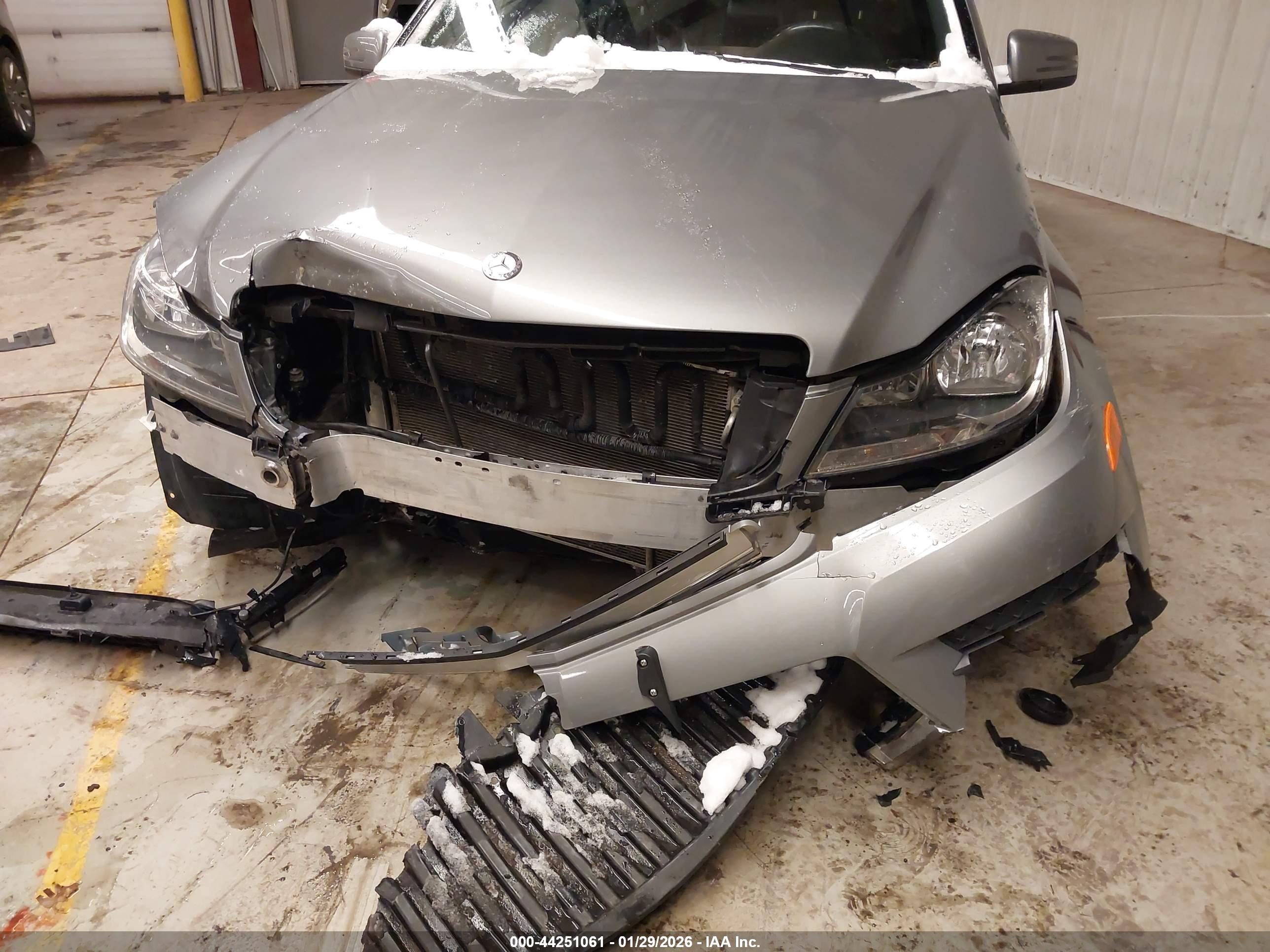 MERCEDES-BENZ C image 6