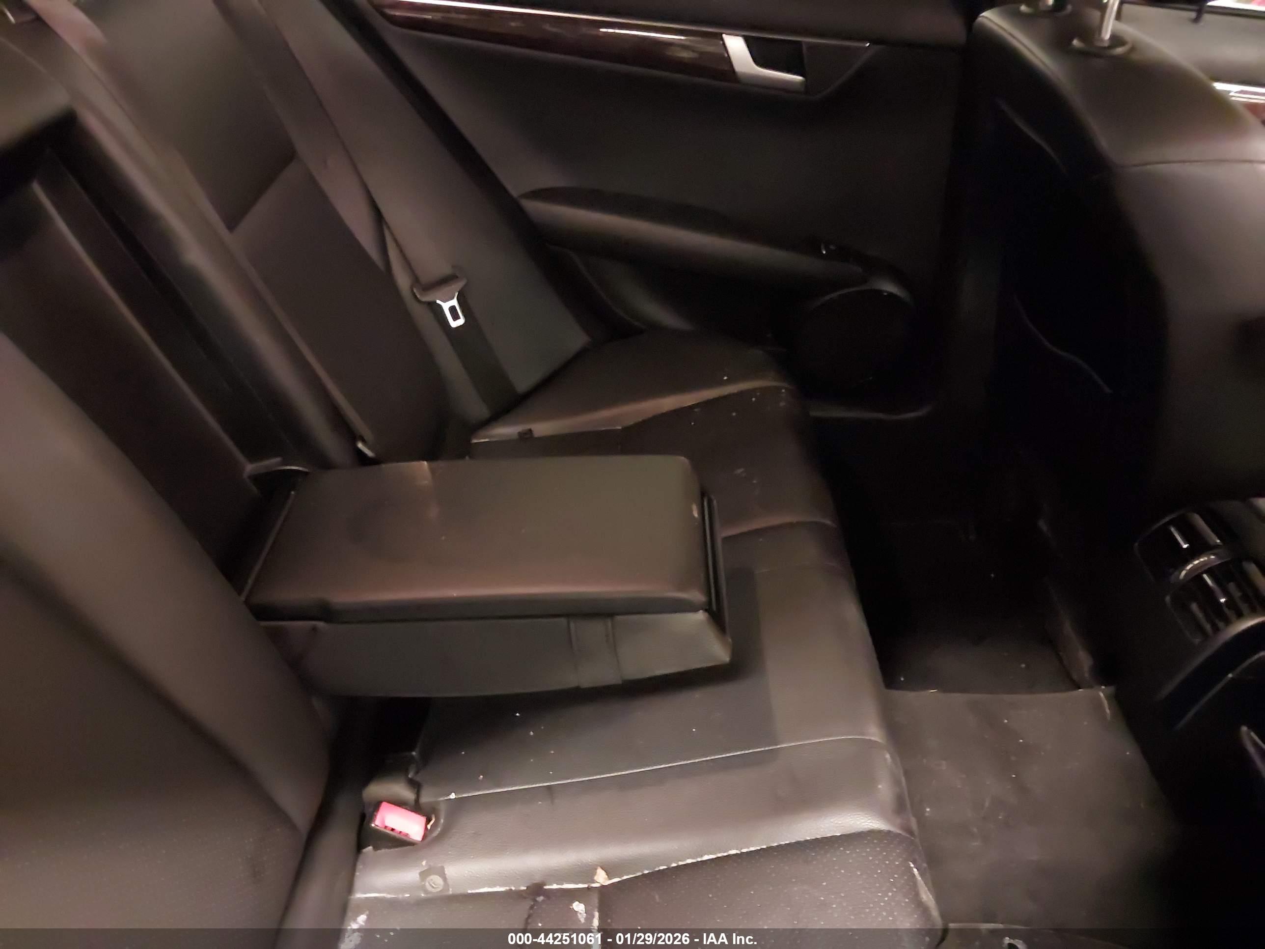 MERCEDES-BENZ C image 8