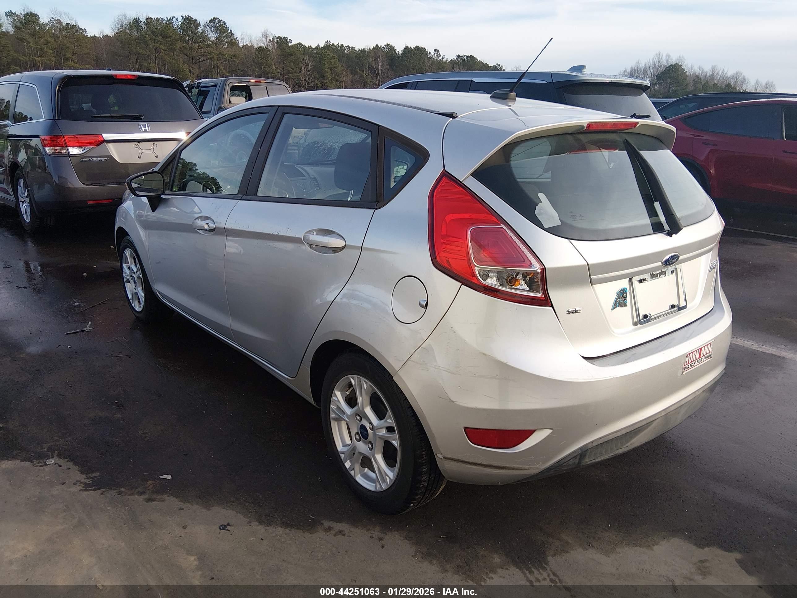 FORD FIESTA image 3