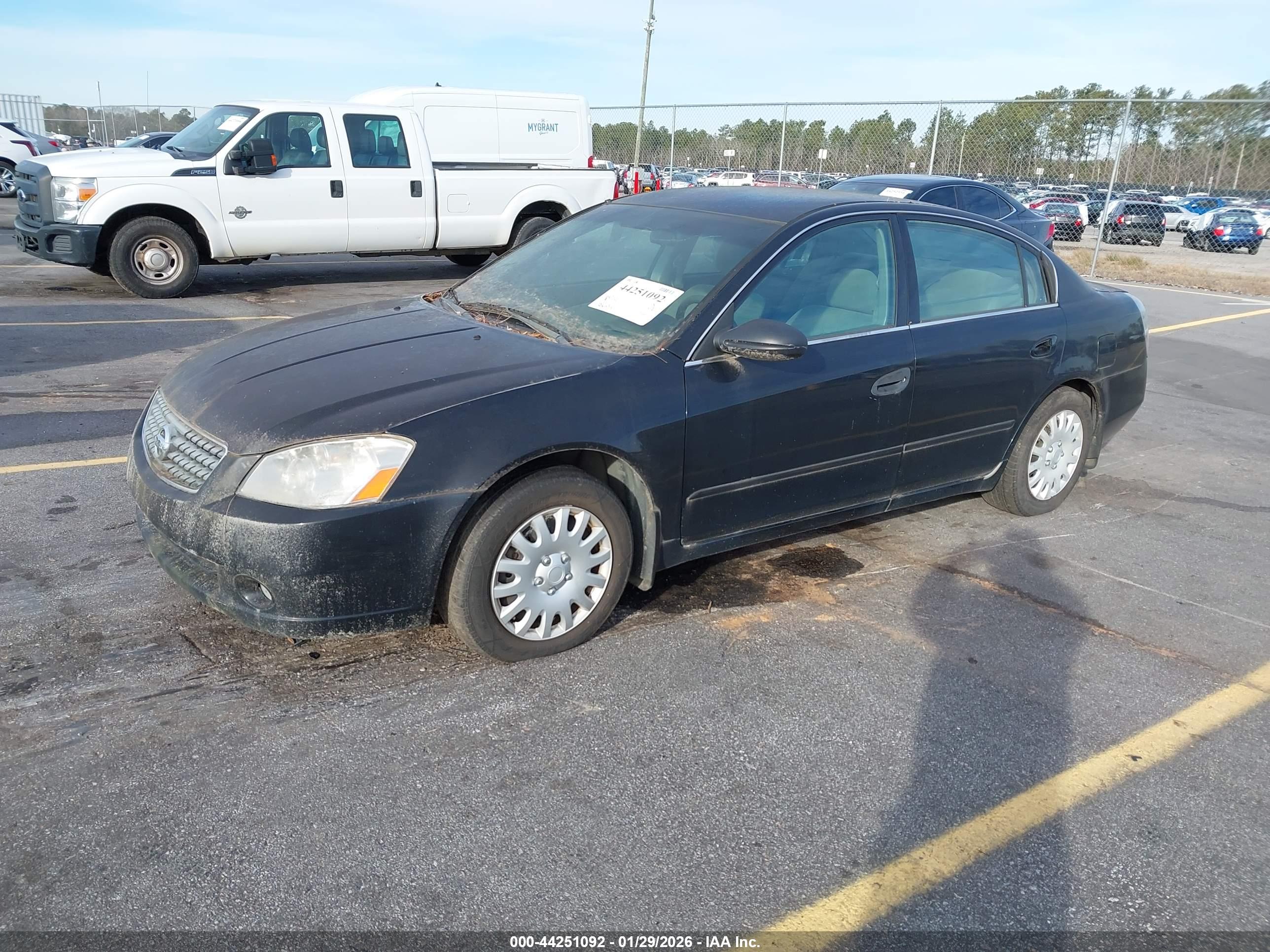 NISSAN ALTIMA image 2