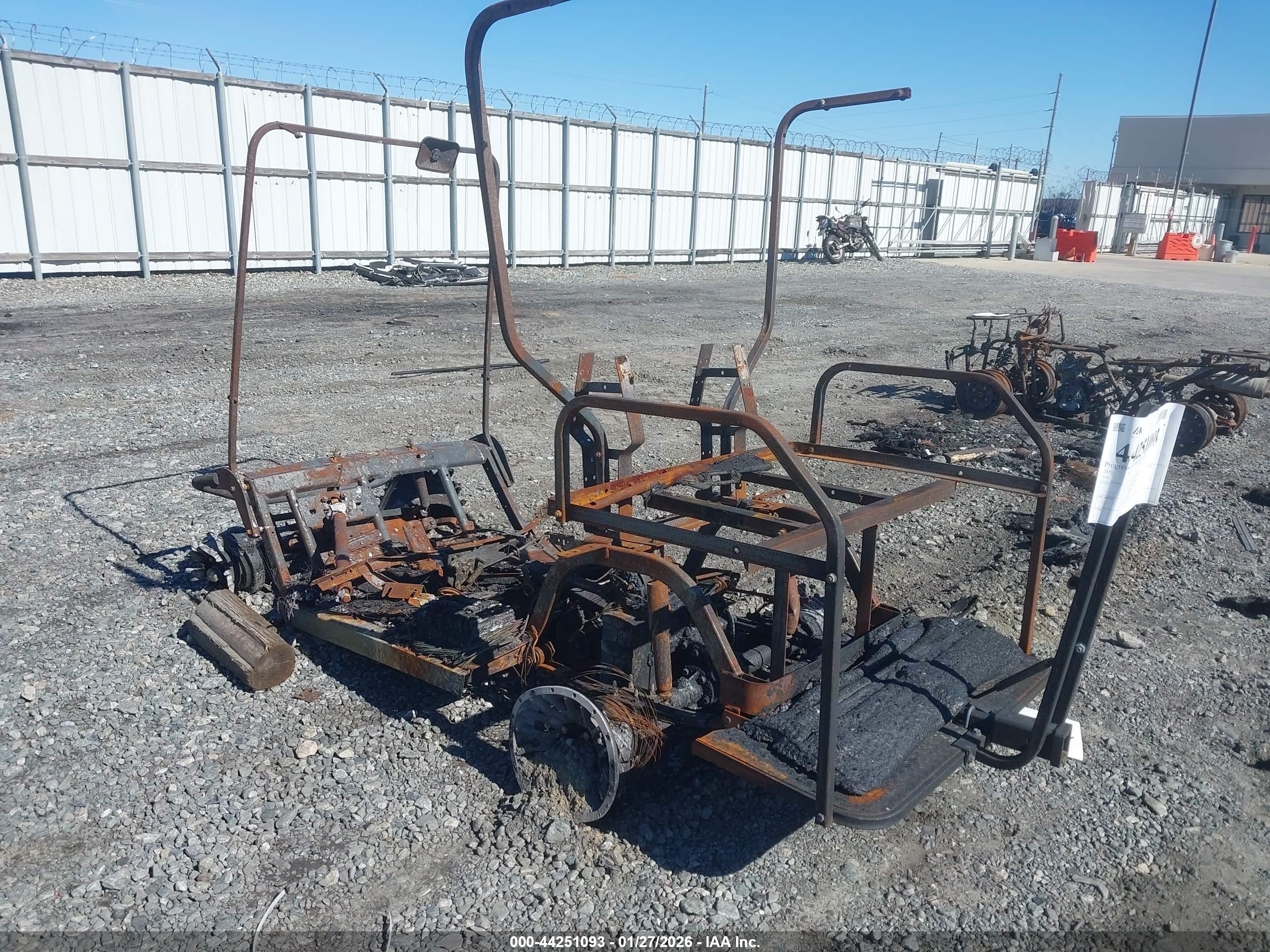 GOLF KART image 3