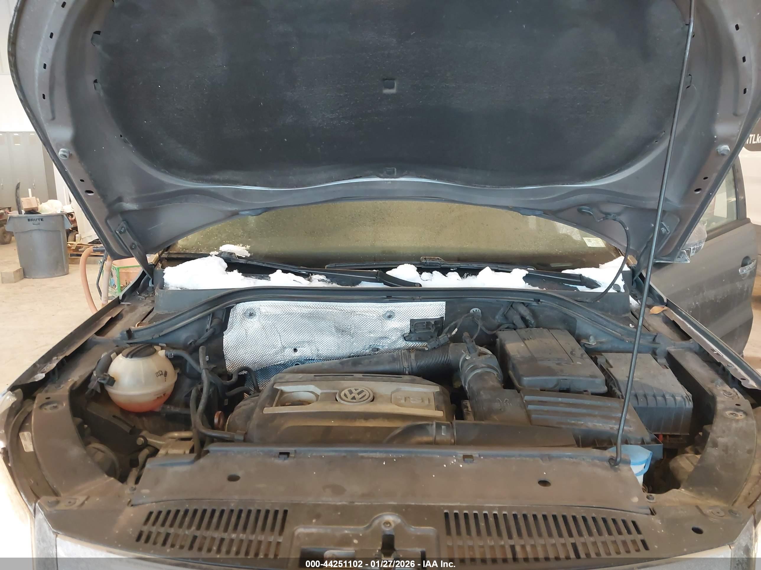 VOLKSWAGEN TIGUAN image 10