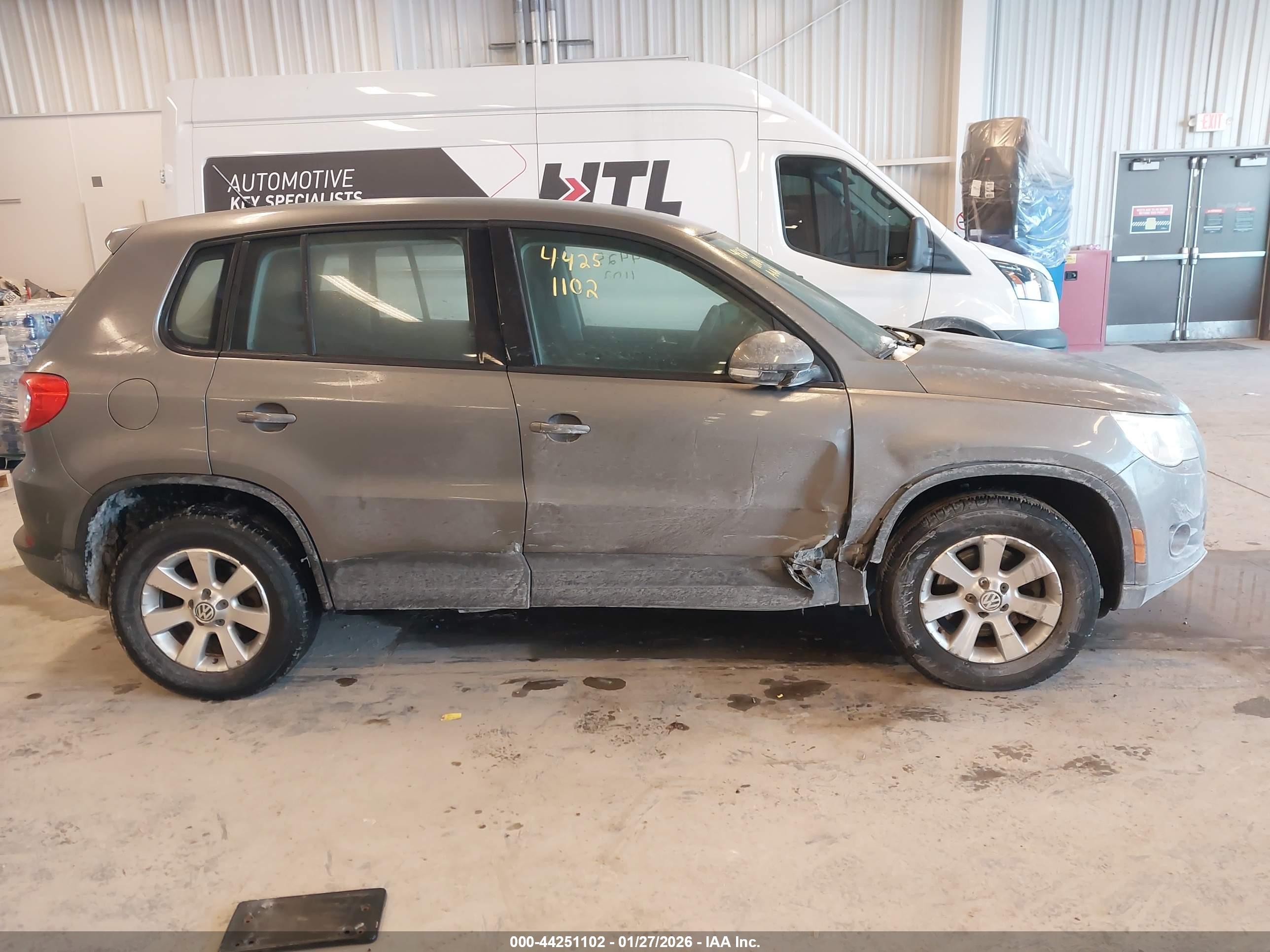 VOLKSWAGEN TIGUAN image 6