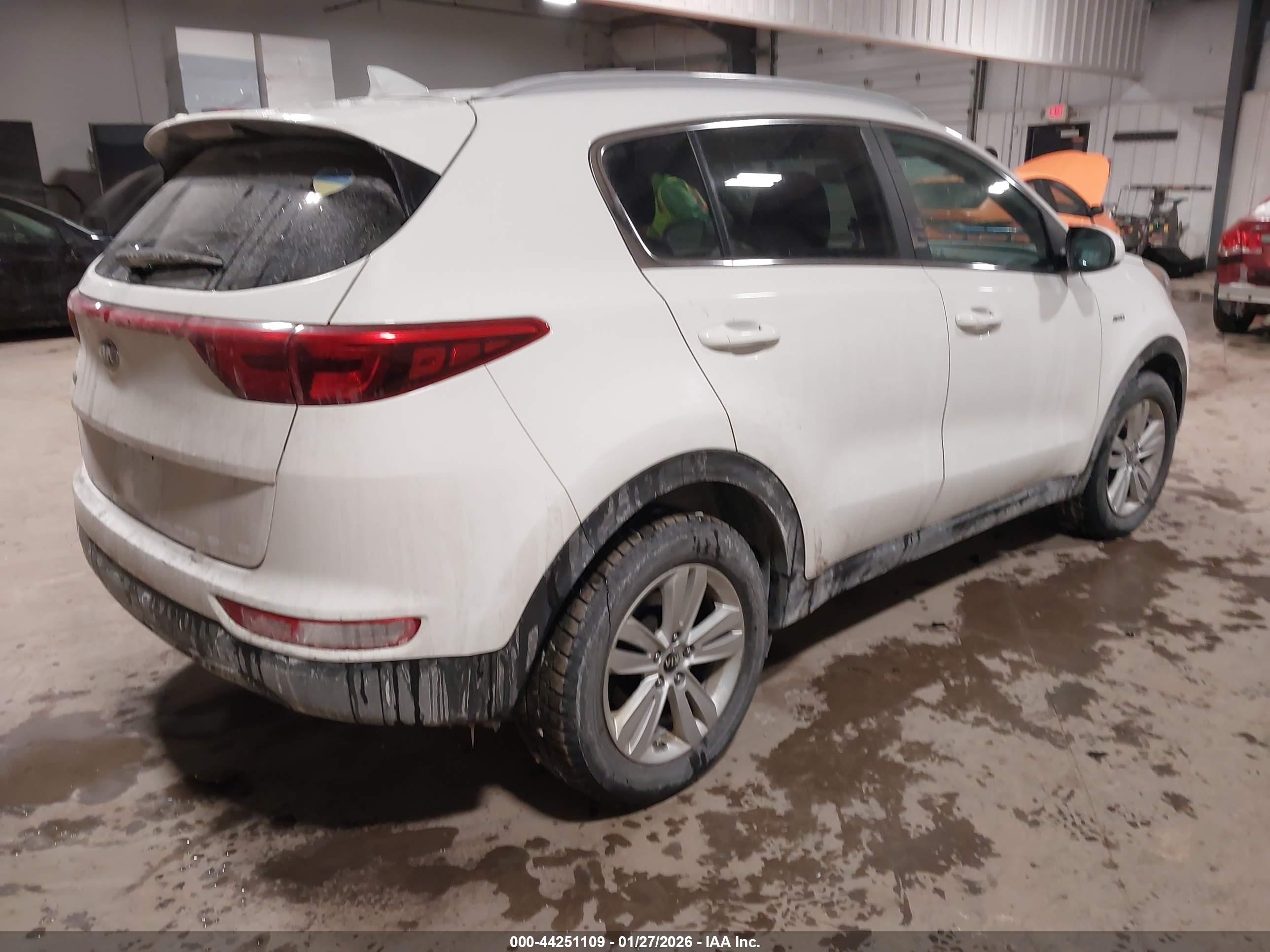 KIA SPORTAGE image 4
