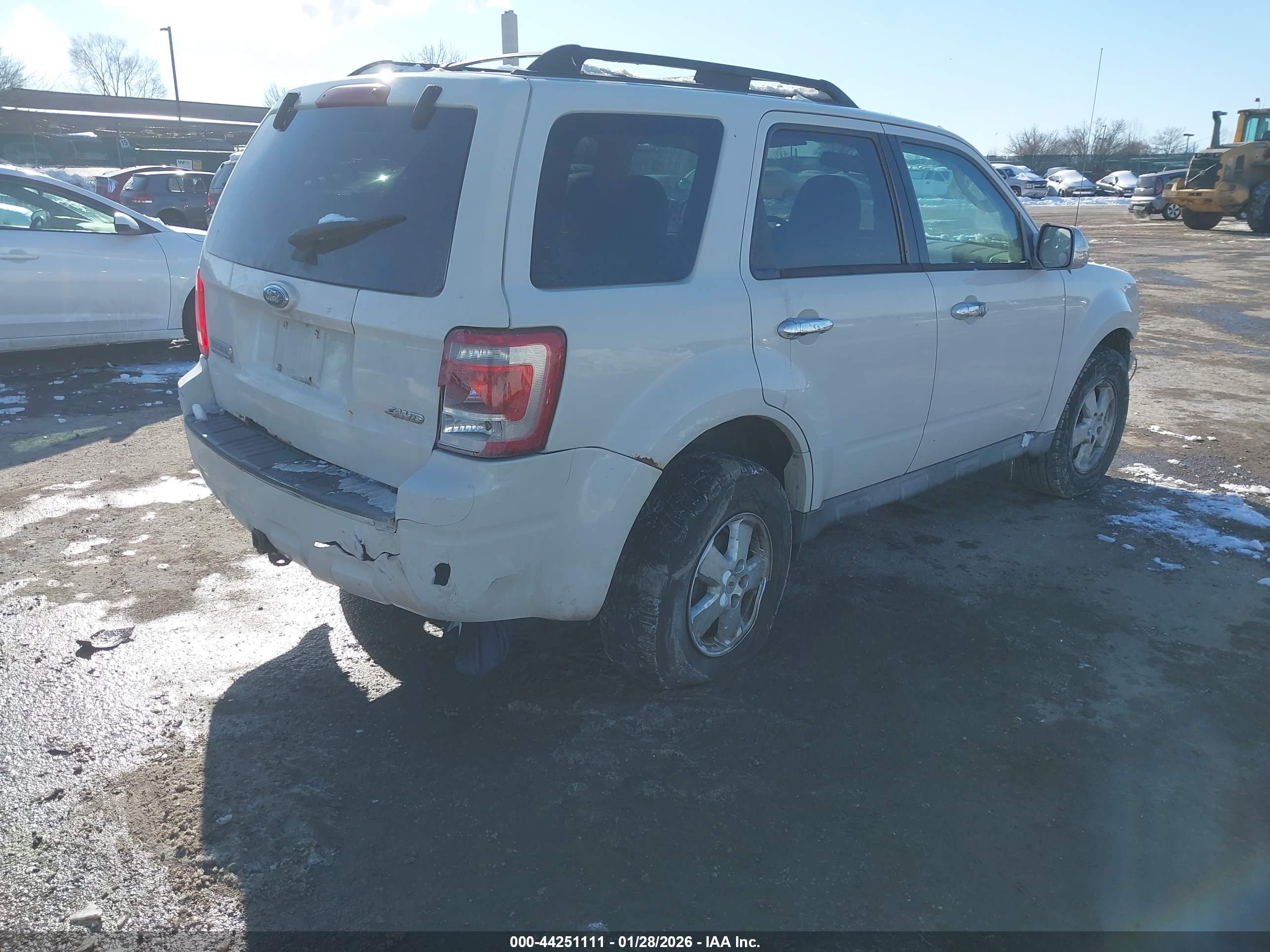 FORD ESCAPE image 4