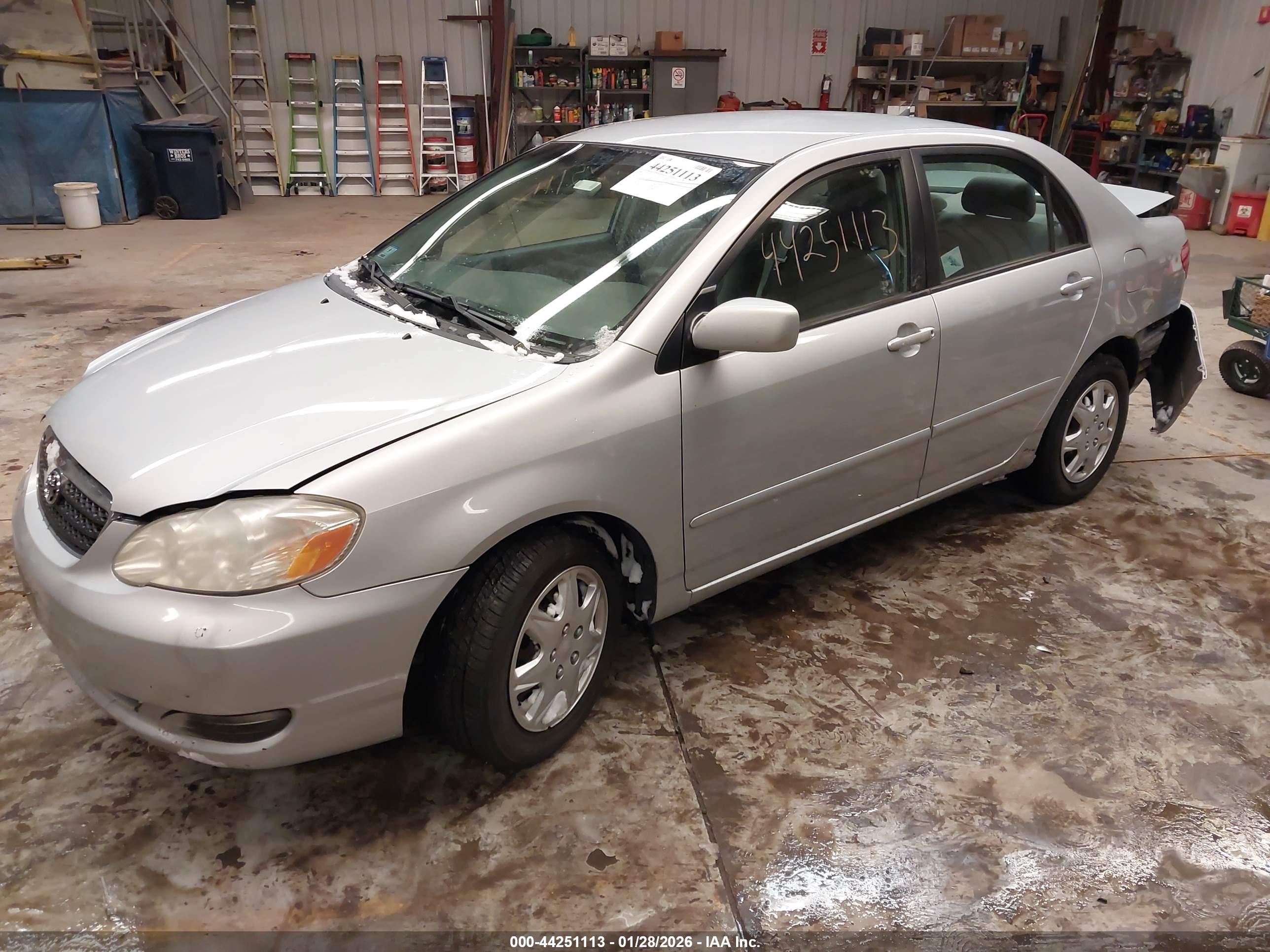 TOYOTA COROLLA image 2