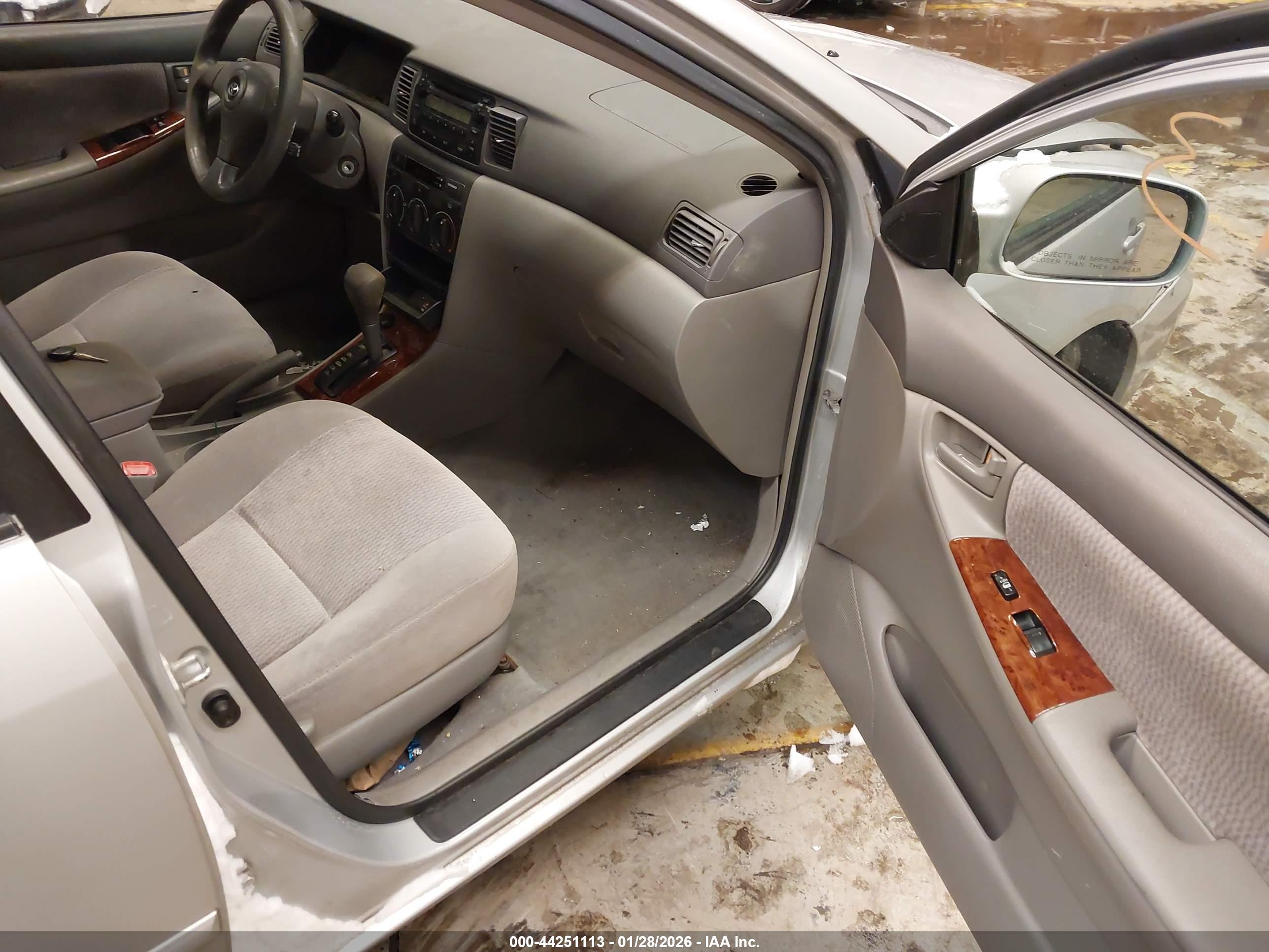 TOYOTA COROLLA image 5