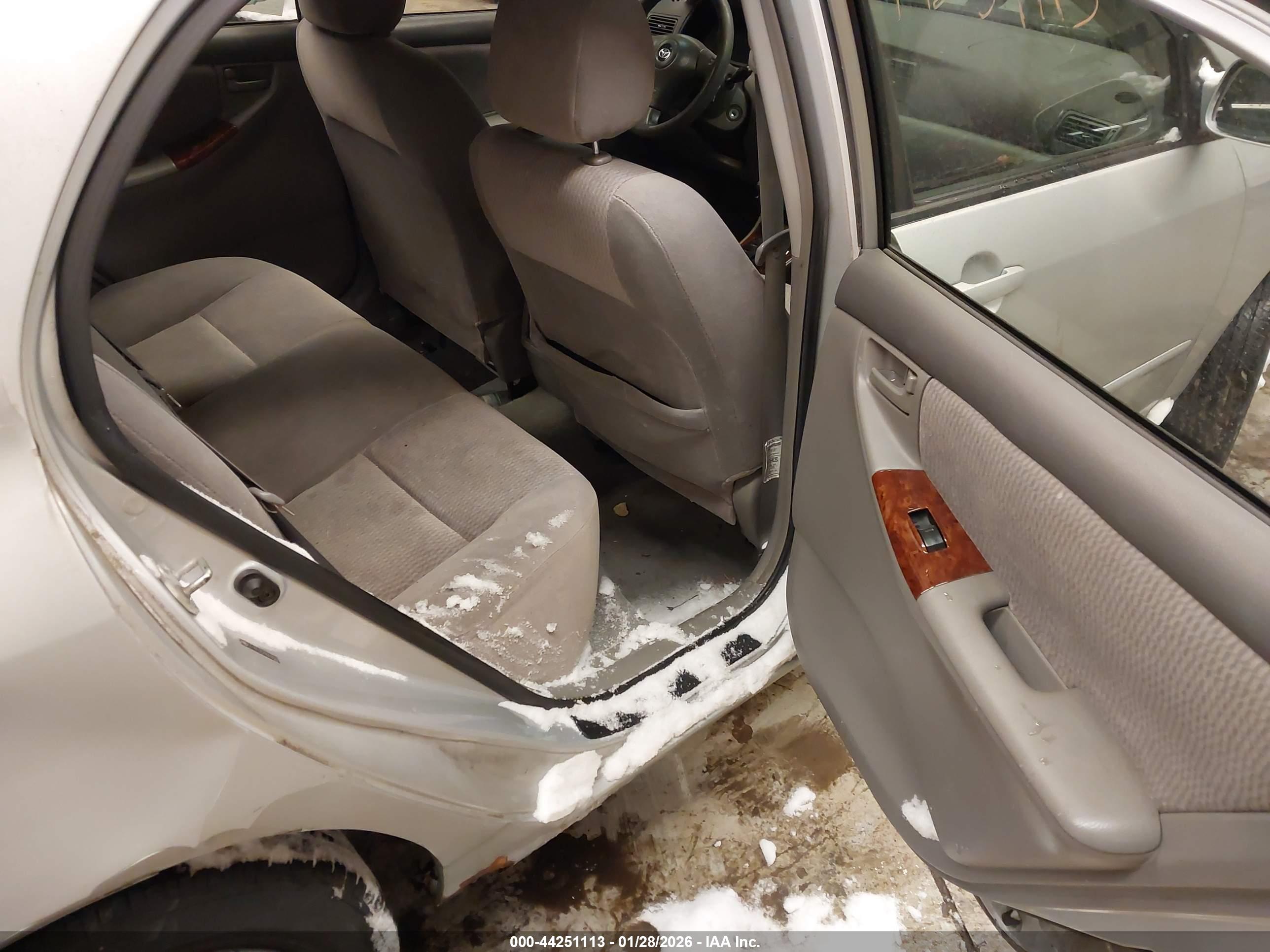 TOYOTA COROLLA image 8